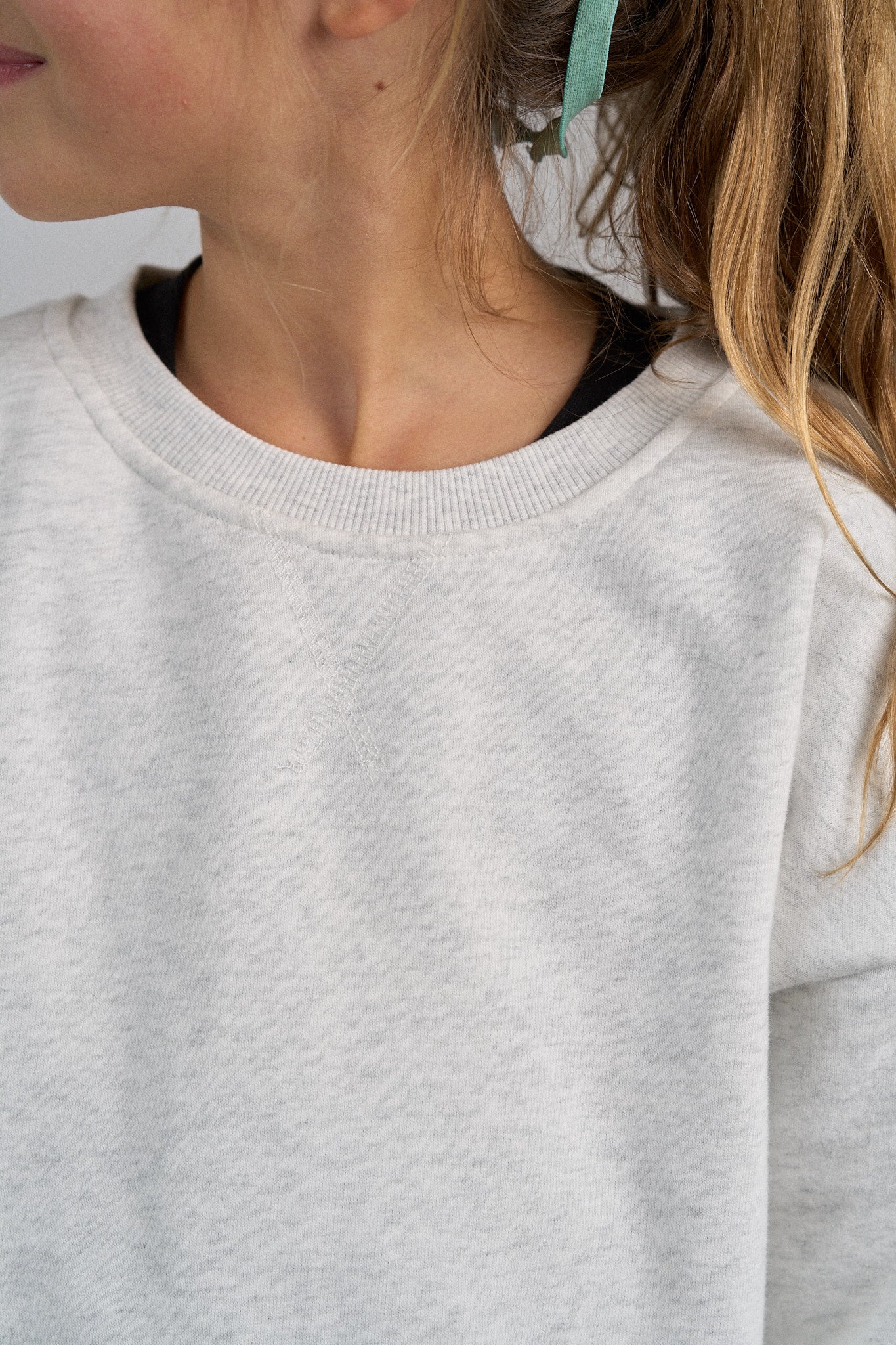 Premium Lightweight Crewneck Sweatshirt - Soft Heather Grey for Men & Women | Casual Comfort, Layering & Everyday Wear