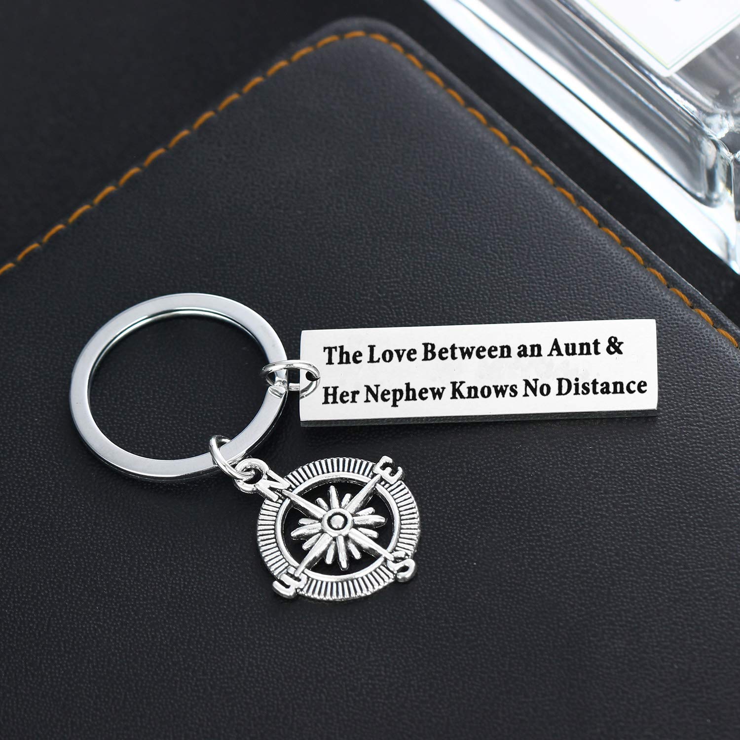 YEEQIN Aunt Keychain Gift - Heartwarming Nephew to Aunt Present - Engraved Keyring for Aunties (Style 01) - Perfect for Birthday, Christmas & Long-Distance Family Appreciation