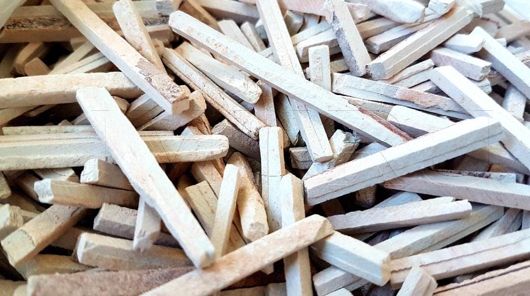 Natural Red Slate Pencils for Kids - Pack of 30 Edible Chalk Sticks (200g) - Safe Non-Toxic Limestone Writing Tool for Classroom, Slate Boards & Creative Play
