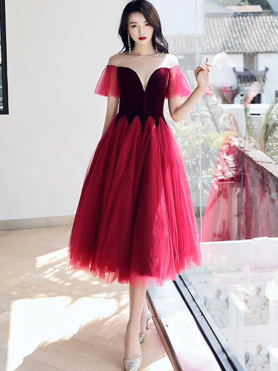 Burgundy Velvet Prom Dress with Round Neck - Elegant Puffy Short Homecoming Dress for Women | Perfect for Dances, Parties & Special Occasions
