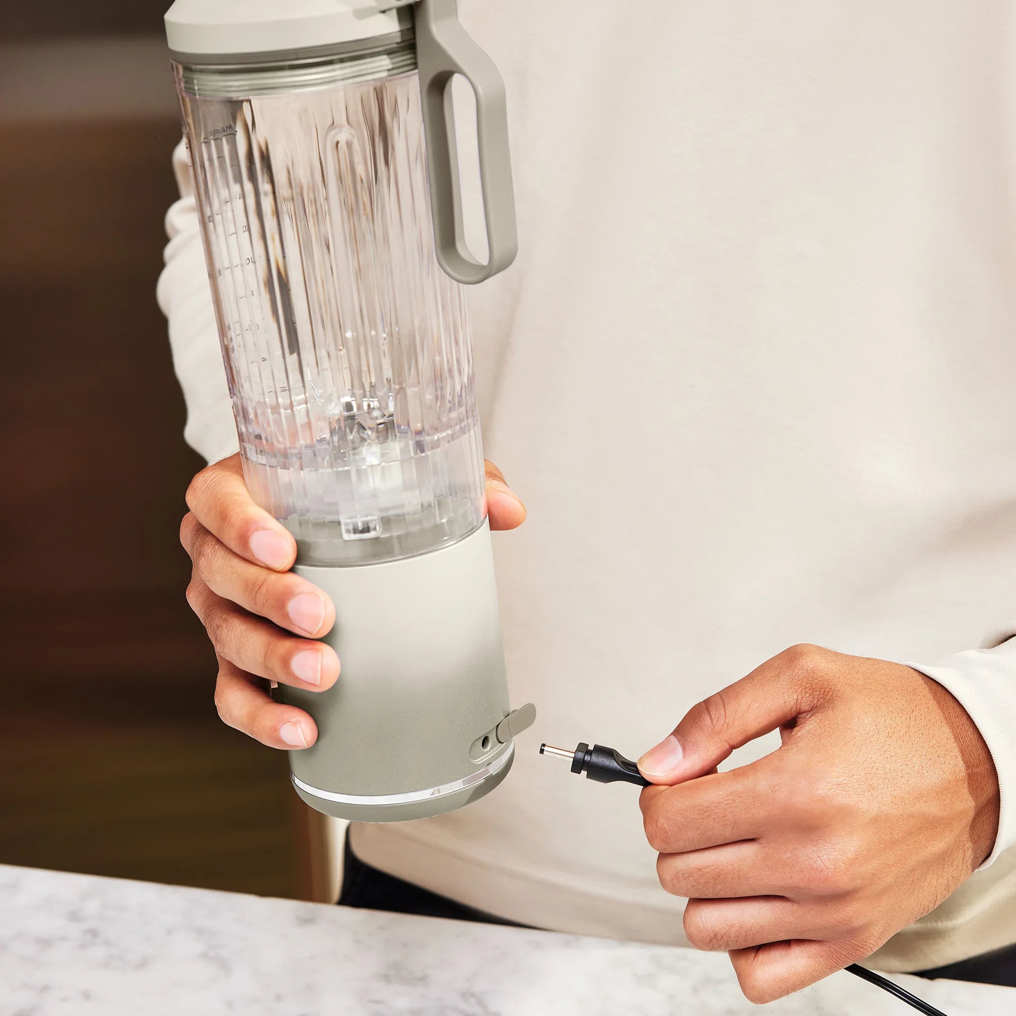 Ninja Blast Max Cordless Portable Blender - Powerful 1000W Motor, 20oz Travel Cup, USB Rechargeable for Smoothies, Protein Shakes & Meal Prep - Perfect for Gym, Office & Outdoor Adventures