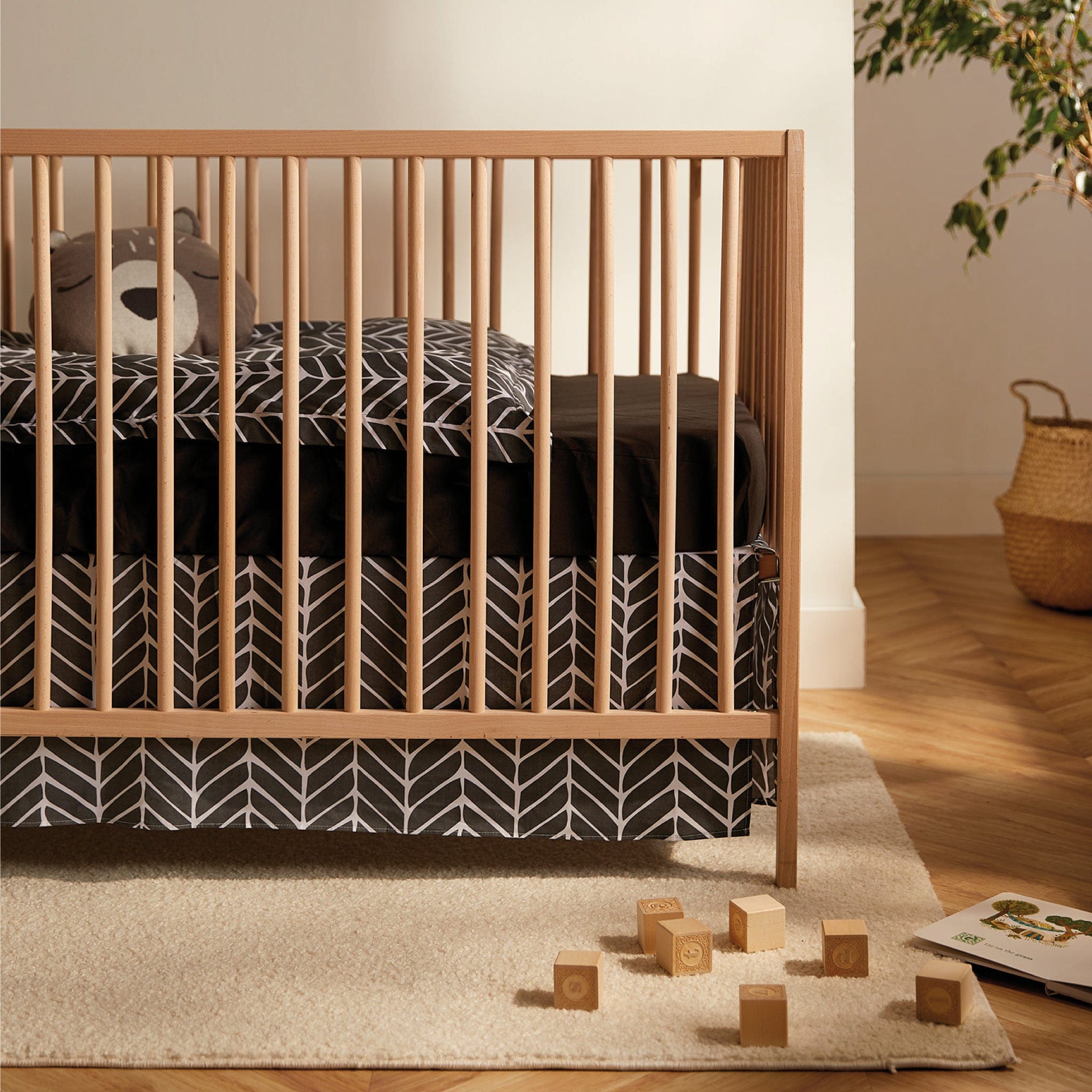 Soft & Breathable Crib Fitted Sheet - Charcoal Grey - Perfect for Baby's Nursery, Daycare & Travel Cribs