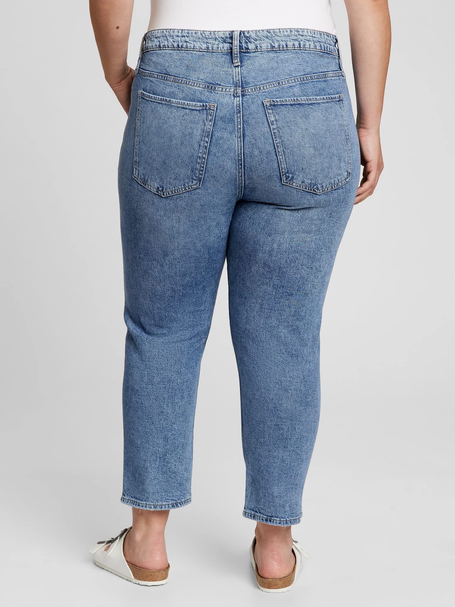 GAP Women's Slim Fit Boyfriend Denim Jeans - High Waisted Stretch Comfort for Casual Wear & Everyday Outfits