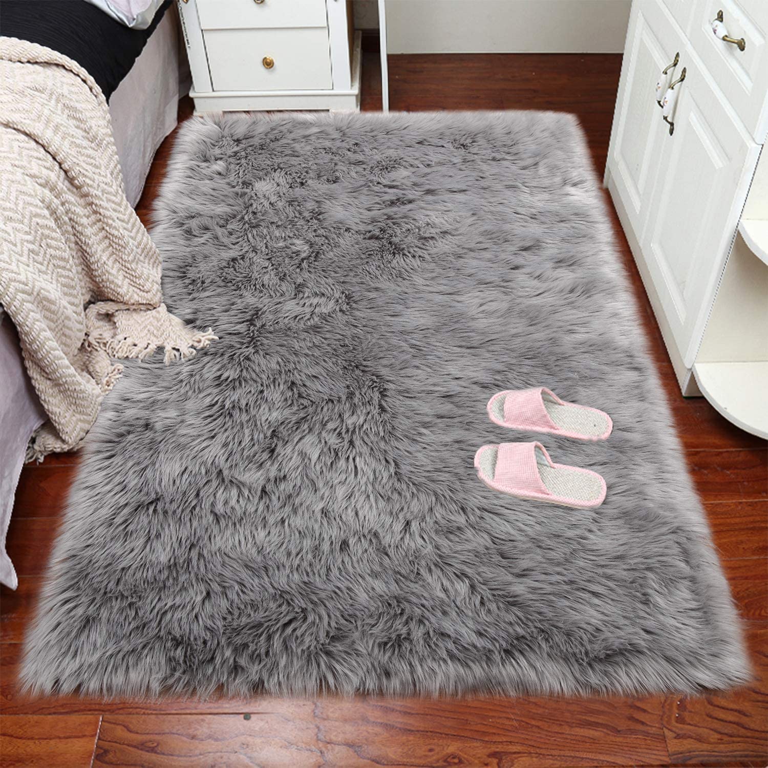 Luxury Faux Sheepskin Rug - Ultra Soft Fluffy Shaggy Area Rug for Bedroom, Living Room, Sofa & Floor - Home Decor Grey Carpet (2.6x5.9ft Rectangle) - Perfect for Cozy Winter Nights, Nursery Decor & Scandinavian Style Interiors