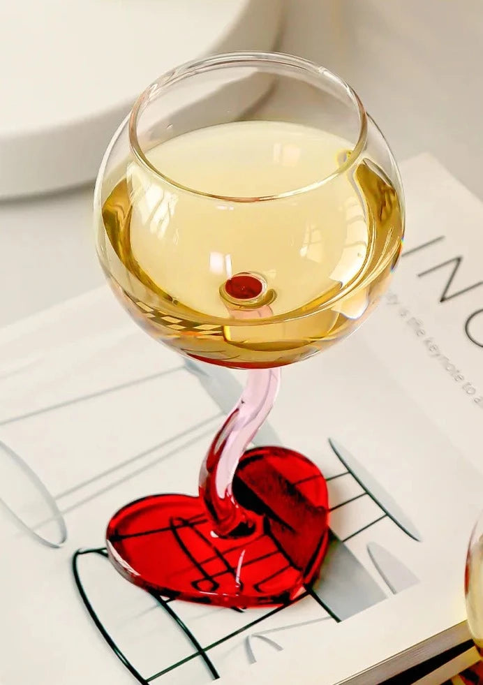 Elegant Heart-Shaped Glass Goblet - Romantic Wine Glass for Valentine's Day, Anniversary & Wedding Toasts - Perfect for Couples, Proposals & Special Occasions