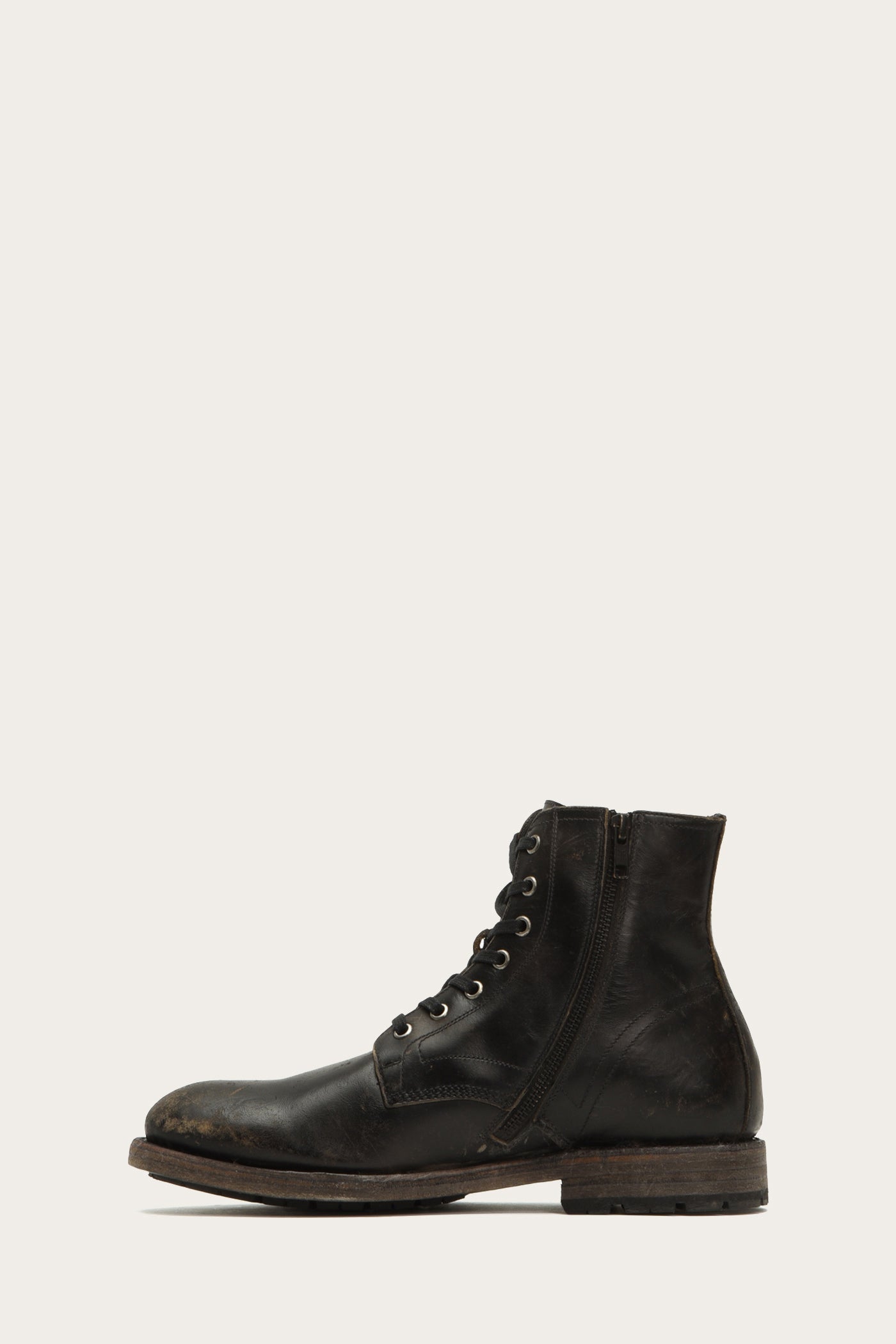 Bowery Lace Up Shoes - Vintage & Pre-Owned Fashion for Women | Perfect for Casual Outfits & Street Style
