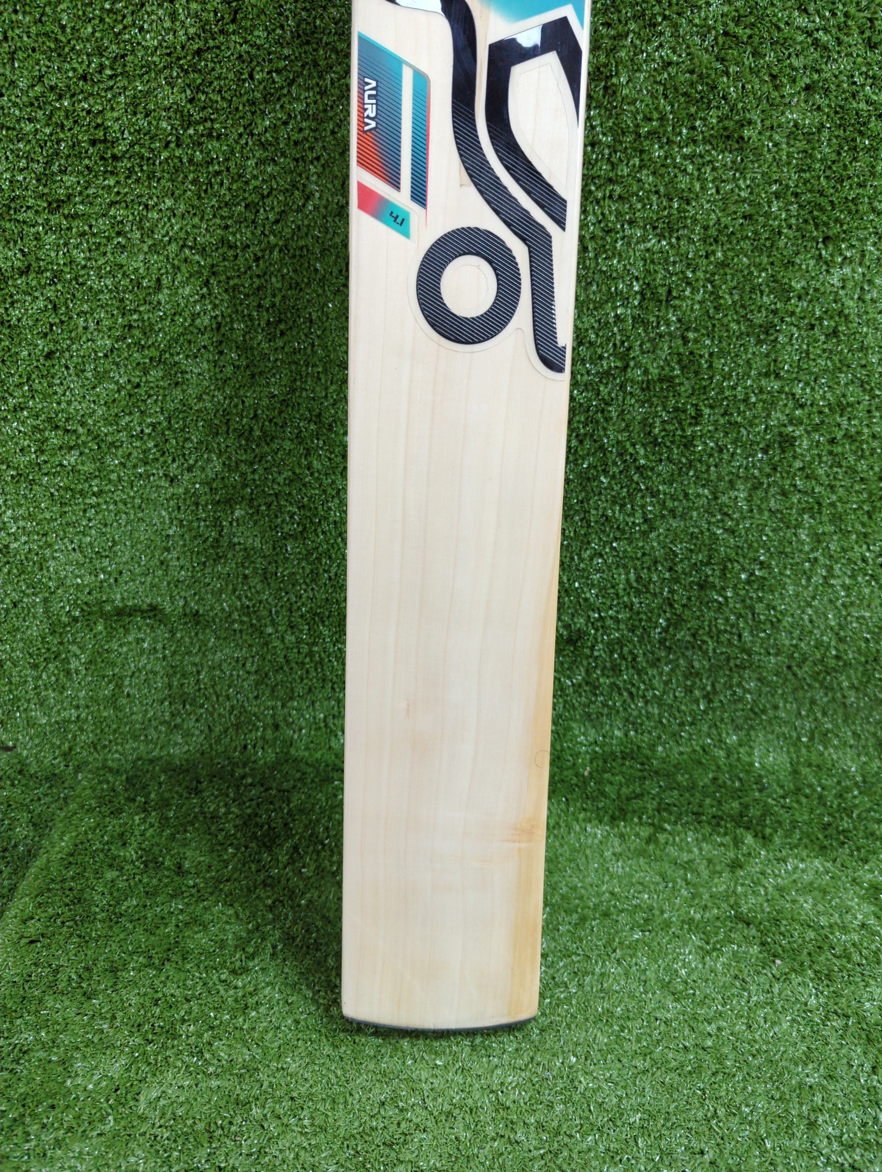 Kookaburra Aura 4.1 English Willow Cricket Bat - Premium Professional Grade for Match Play | Perfect for Practice, Training & Competitive Games