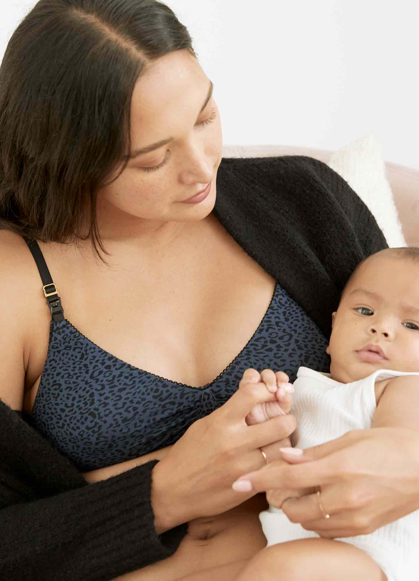 Comfortable & Supportive Nursing Bra for Breastfeeding Moms - Perfect for Daily Wear, Workouts & Maternity Use