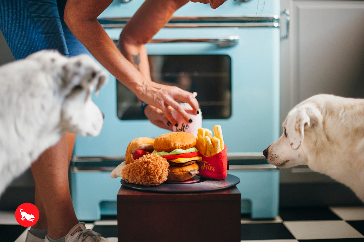 American Classic® La Hamburguesa Plush Dog Toy - Soft & Durable Chew Toy for Small & Large Dogs - Perfect for Playtime, Training & Cuddling