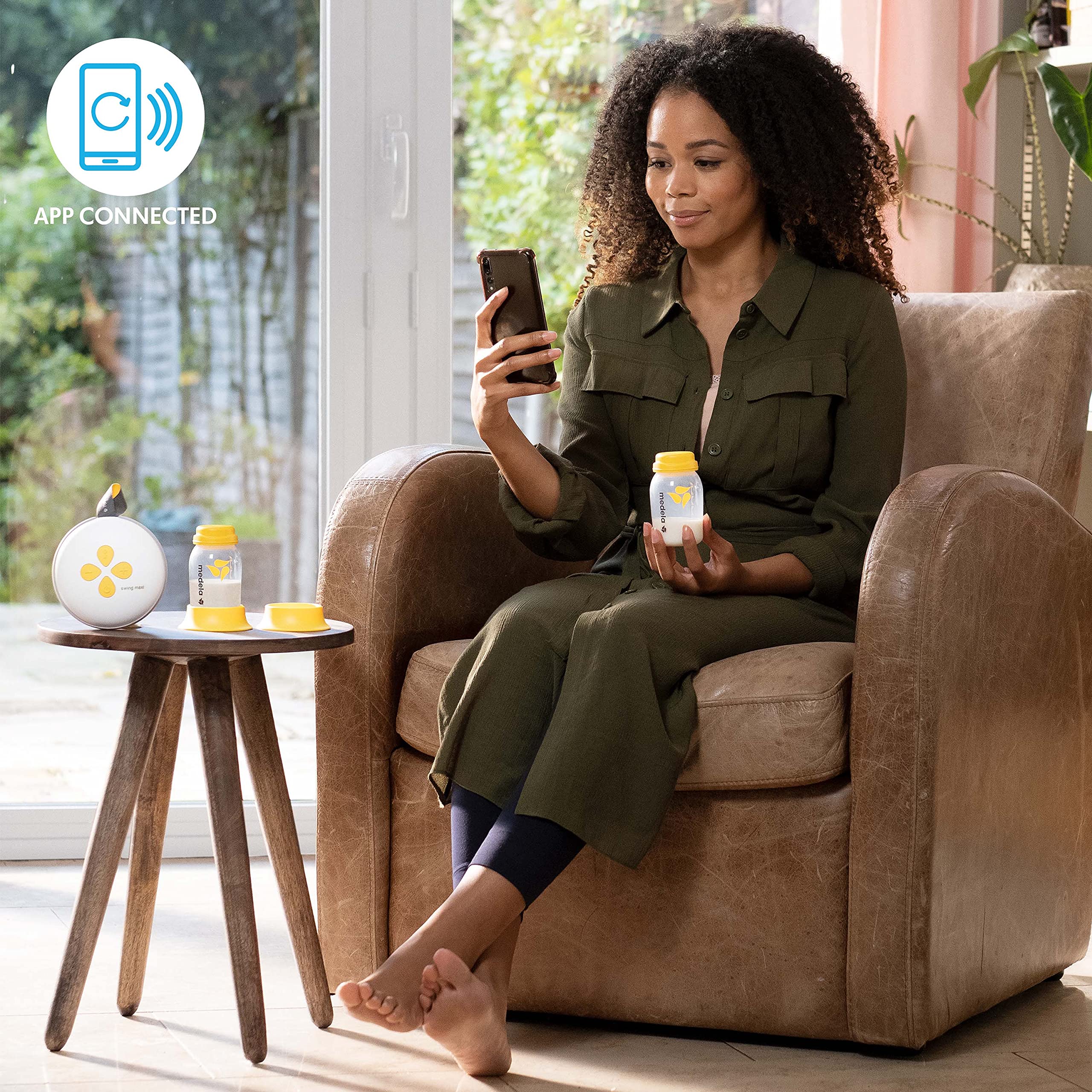 Medela Swing Maxi Double Electric Breast Pump - Portable, USB-C Rechargeable, Bluetooth Enabled, Closed System | Hands-Free Pumping for Working Moms, Travel & On-The-Go Use