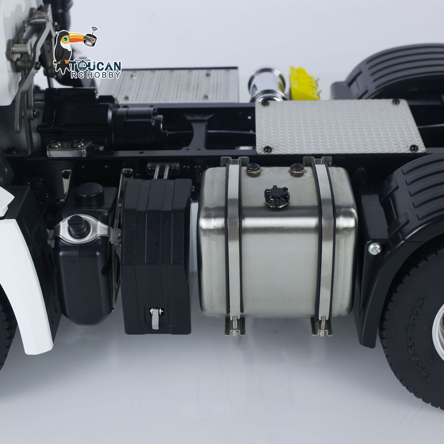 1/14 Scale 6x6 RC Tractor Truck - 2-Speed Metal Gearbox, Lockable Differential Axles, Ready-to-Run with Battery & Radio - Compatible with TAMIYA Trailers | Fast Free Shipping | Perfect for Off-Road Adventures, Construction Site Play & RC Truck Racing
