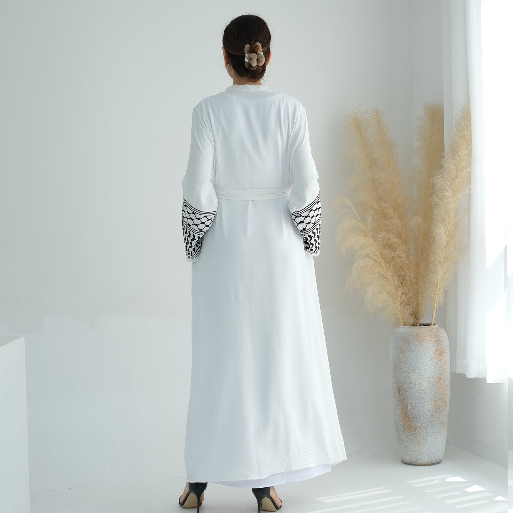 Stylish White Kufiya Open Abaya Set for Women - Modest Islamic Prayer Dress & Elegant Everyday Outfit
