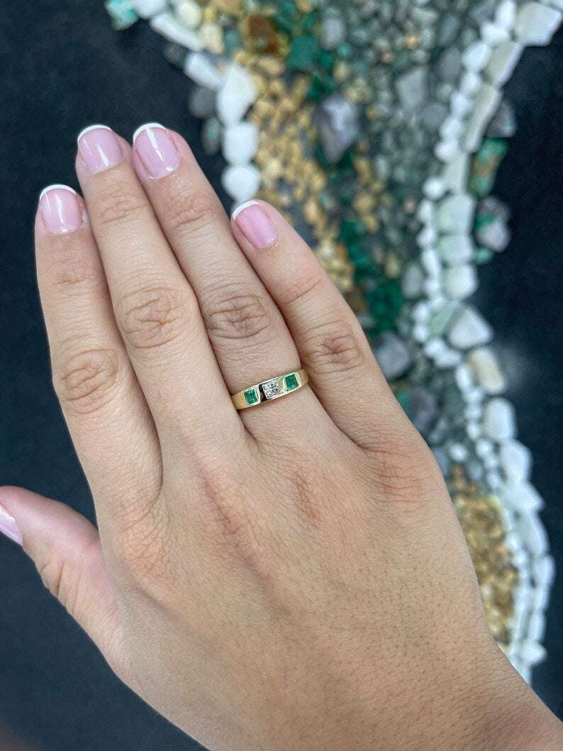 0.68tcw Vivid Green Diamond & Emerald Princess Cut Wedding Band Ring in 14K Gold - Elegant Bridal Jewelry for Engagement, Anniversary & Special Occasions