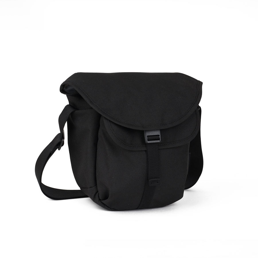 HELLOLULU Vita Compact Camera Bag Black - Stylish & Lightweight for DSLR, Mirrorless Cameras - Perfect for Travel, Hiking & Everyday Use