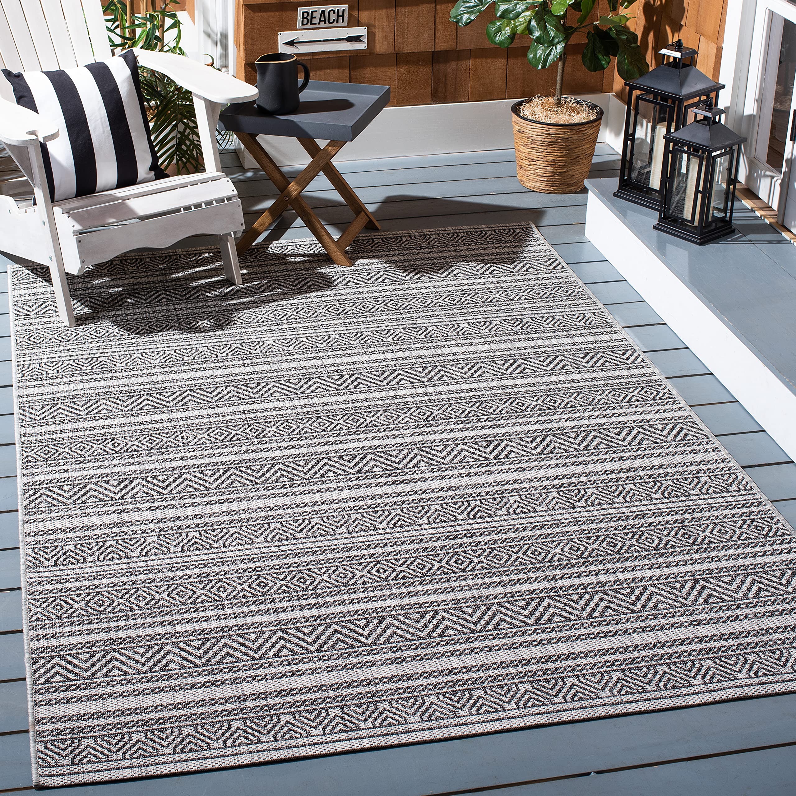 SAFAVIEH Courtyard Collection 6'7