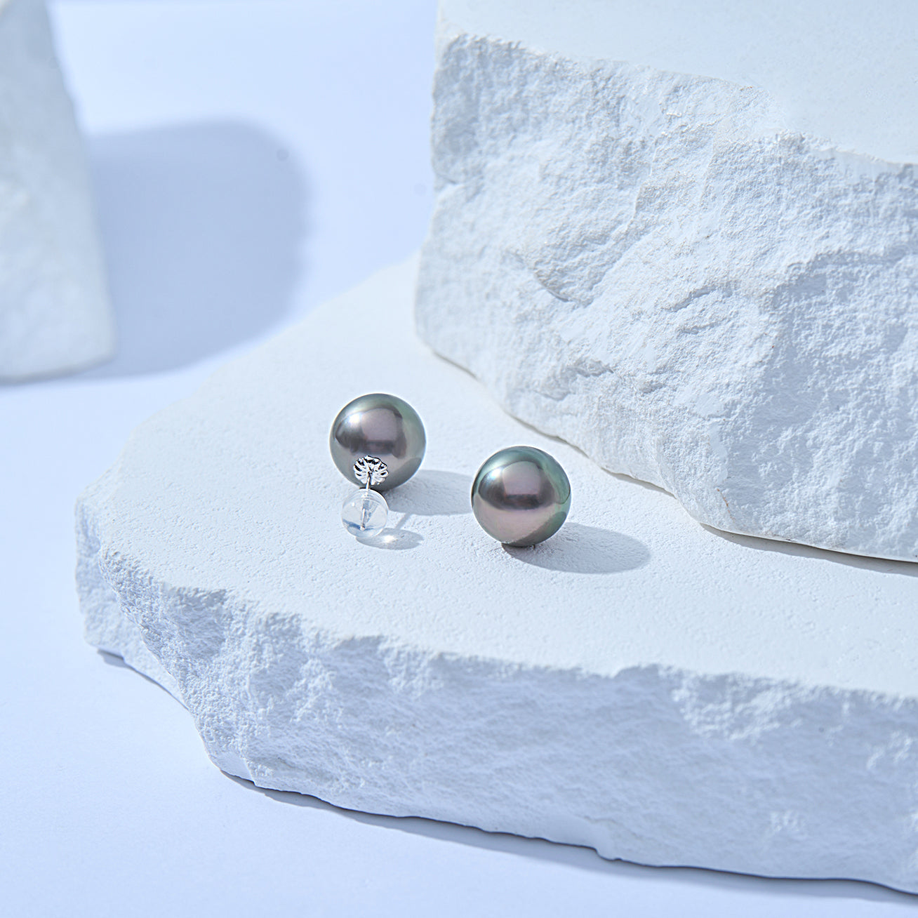 18K Gold Tahitian Pearl Stud Earrings - AAA Quality Lustrous Black Pearls for Women | Perfect for Weddings, Parties & Special Occasions