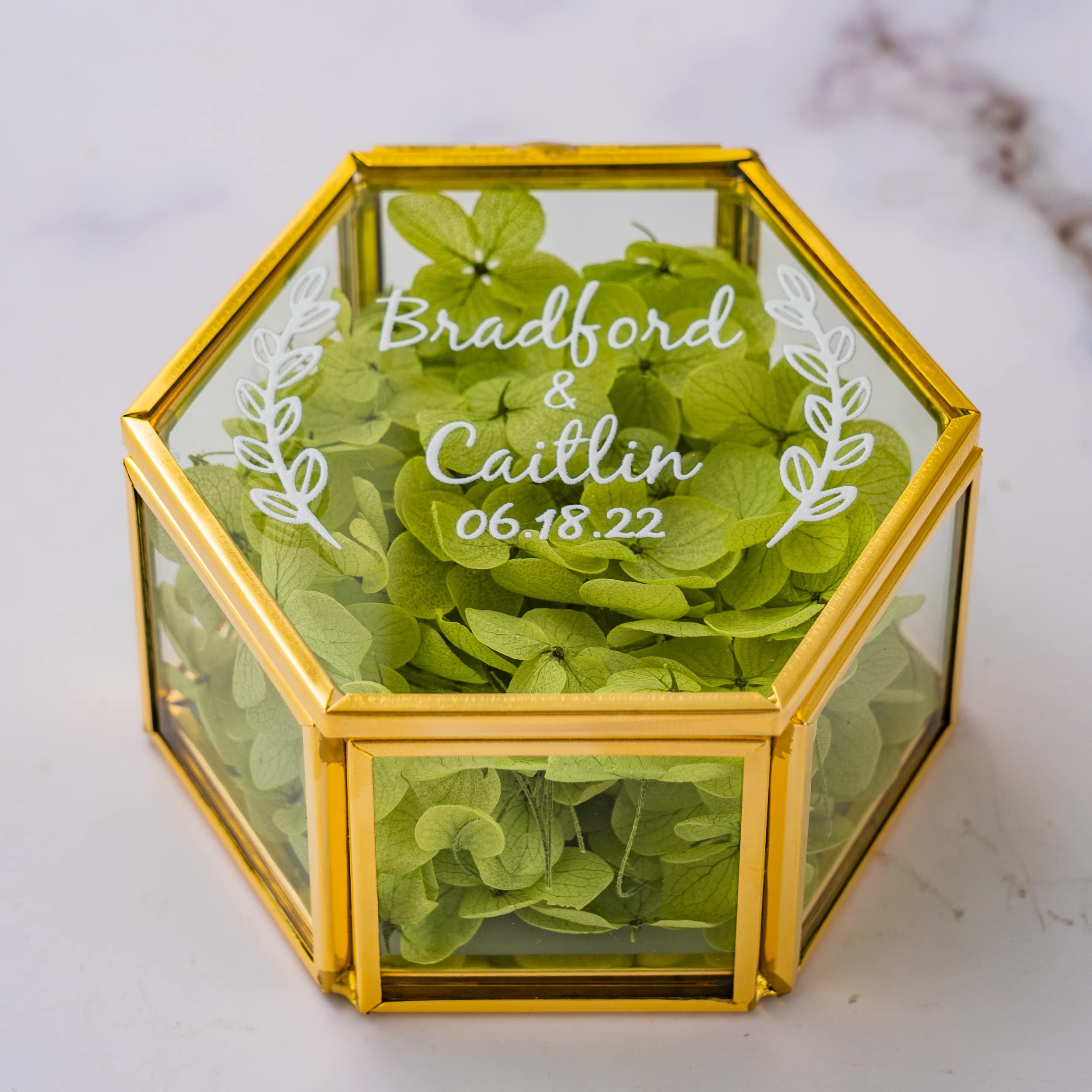 Vintage Glass Jewelry Box - Wedding Ring Holder, Geometric Ring Bearer Box for Proposal & Engagement - Perfect for Wedding Ceremonies, Jewelry Display & Gift Giving