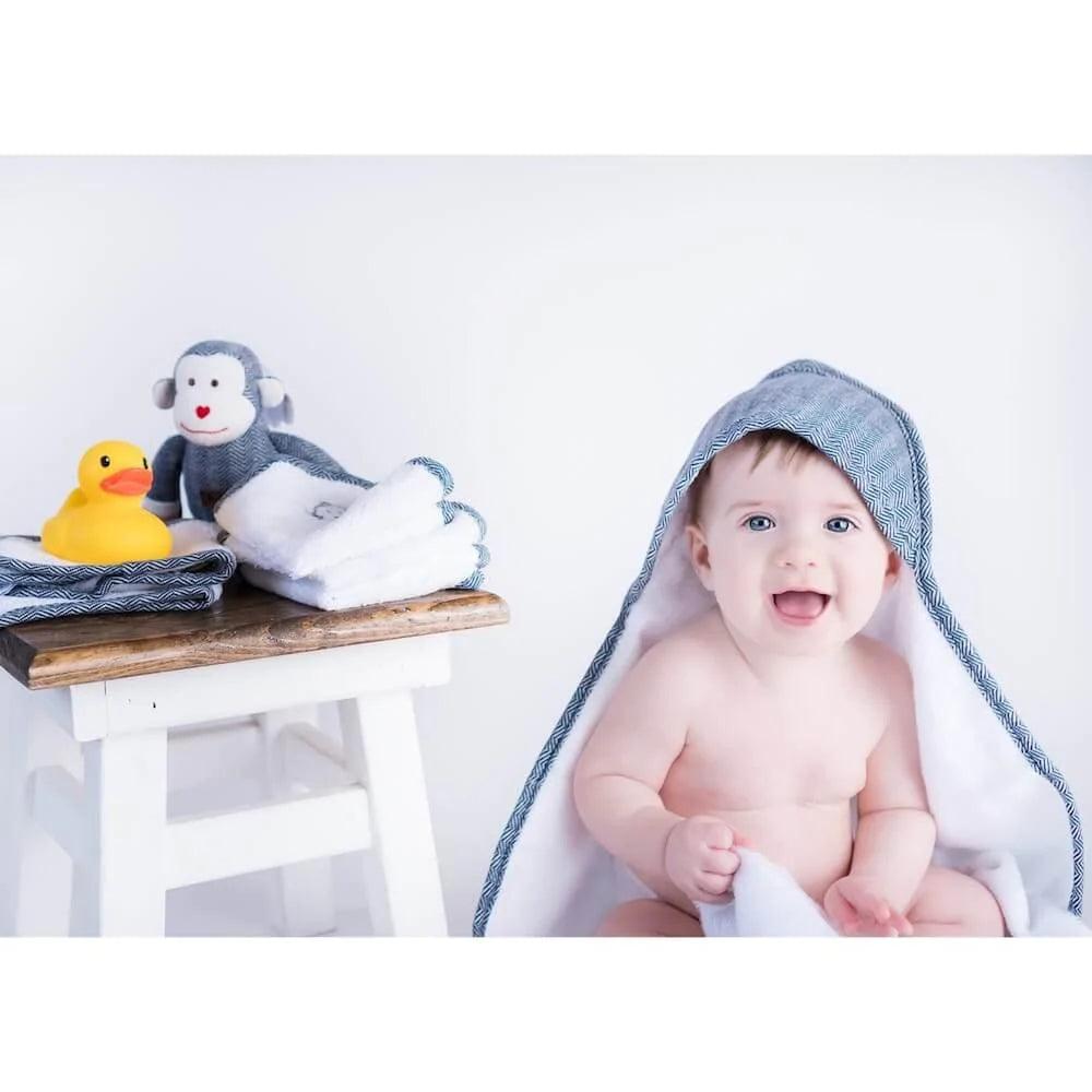 Premium Bamboo Hooded Towel for Adults & Kids - Soft, Absorbent & Eco-Friendly - Perfect for Beach, Pool, Spa & Post-Shower Comfort