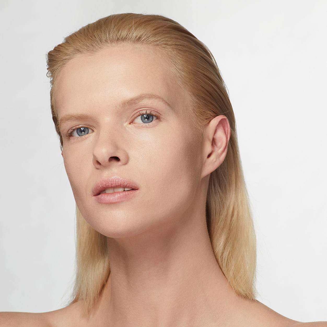 Estée Lauder Double Wear Stay-in-Place Makeup Foundation - 24 Hour Wear, Oil-Free, Medium to Full Coverage - Perfect for Long Days, Weddings & Special Events