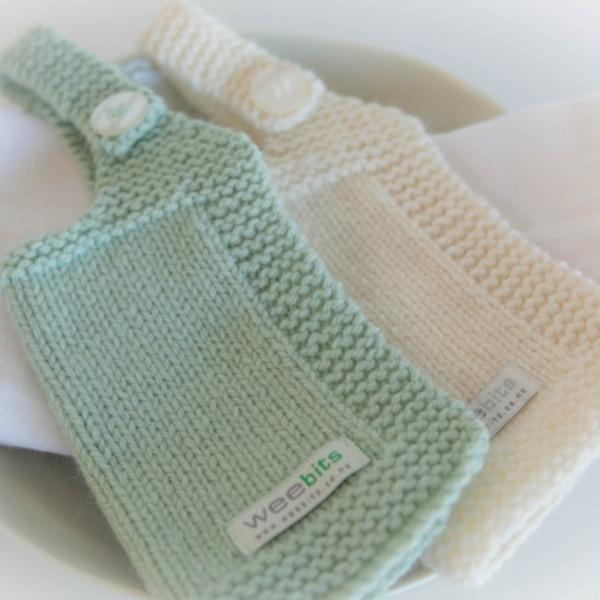 Best Baby Bibs for Messy Eaters - Waterproof & Adjustable Feeding Bibs for Infants & Toddlers - Perfect for Mealtime, Snacks & Travel