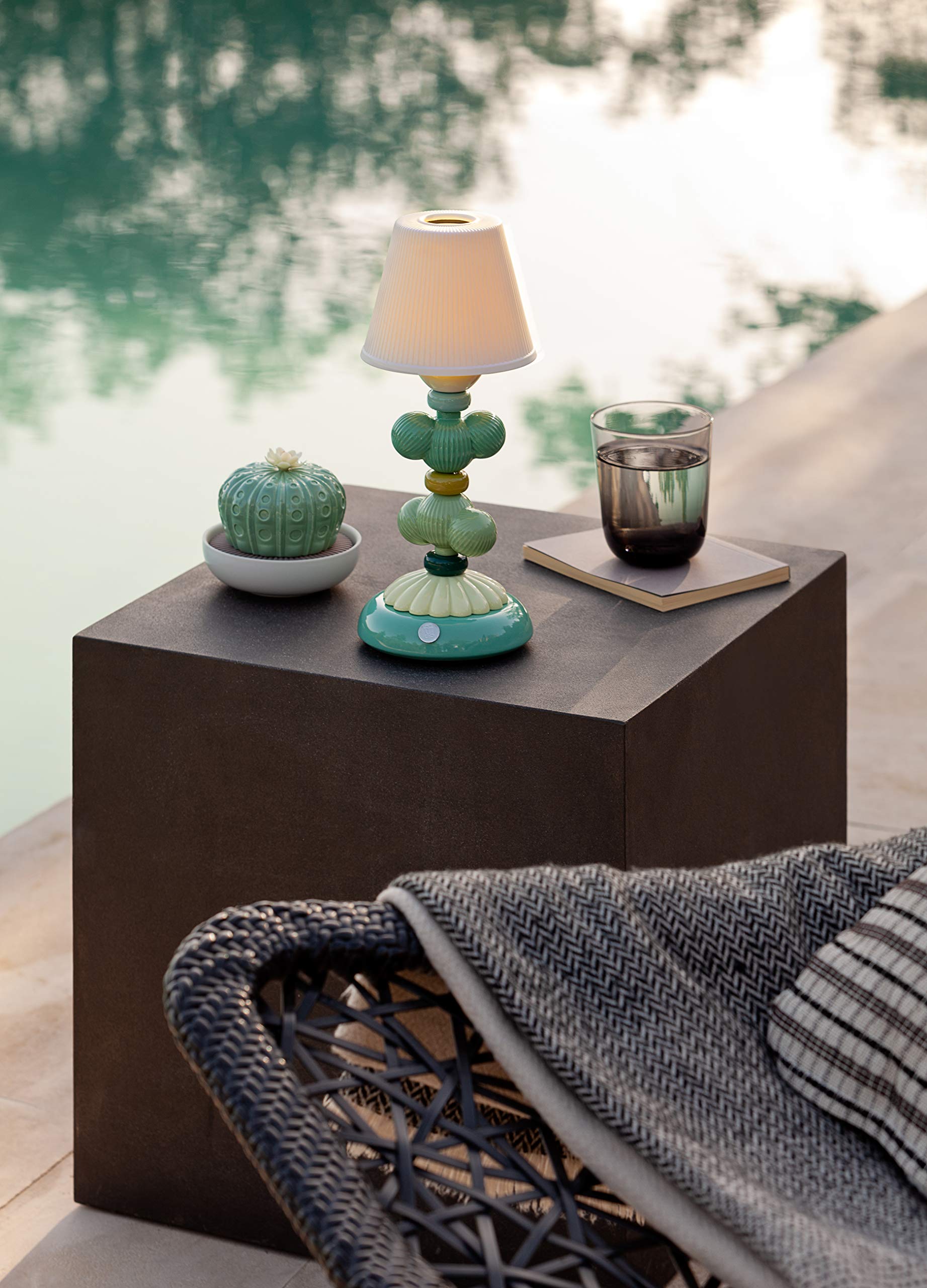 LLADRÓ Astrophytum Cactus Essential Oil Diffuser - Porcelain Aroma Diffuser with Gardens of Valencia Scent for Home Decor, Spa Relaxation & Aromatherapy