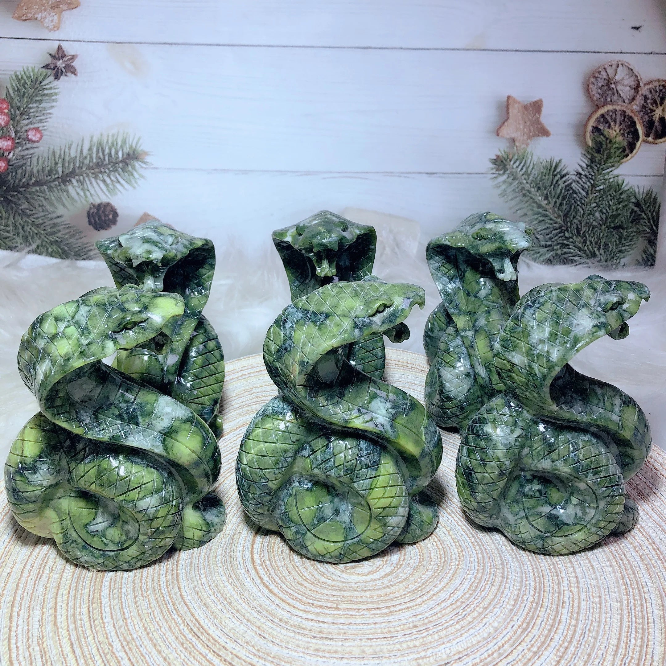 Premium Natural Green Jasper Snake Carved Crystal - Healing Stone for Home & Office Decor, Spiritual Gift, Feng Shui Room Accent | Perfect for Meditation Spaces, Yoga Studios & Unique Gift Giving