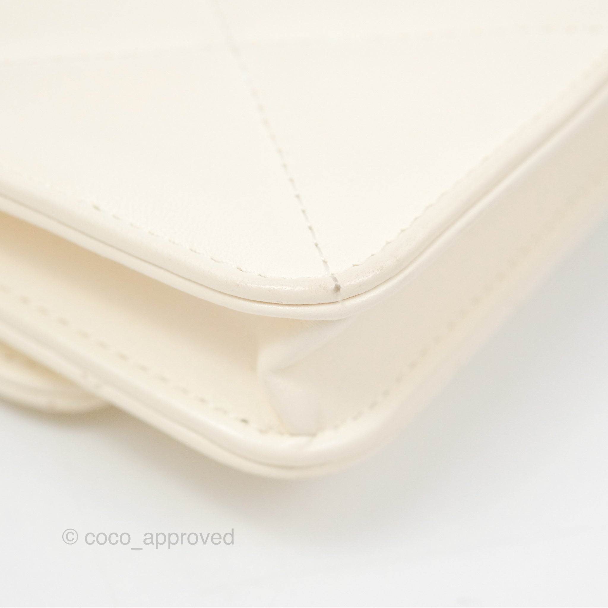 Chanel 19 Flap Bag with Chain - Ivory White Lambskin Leather Crossbody Clutch with Mixed Hardware | Luxury Designer Handbag for Women, Perfect for Evening Parties & Special Occasions