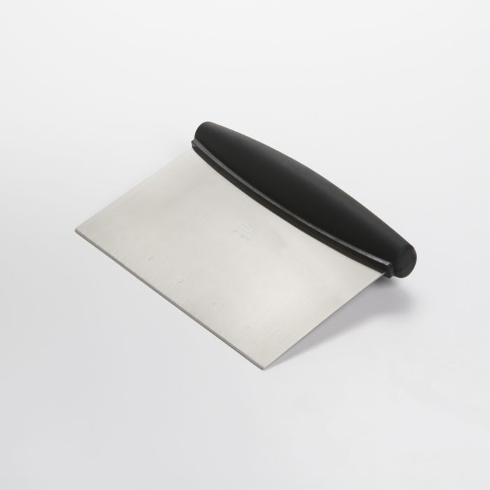 OXO Multi-Purpose Kitchen Scraper & Chopper - Perfect for Dicing Vegetables, Chopping Herbs, and Scraping Cutting Boards - Essential Cooking Tool for Home Chefs