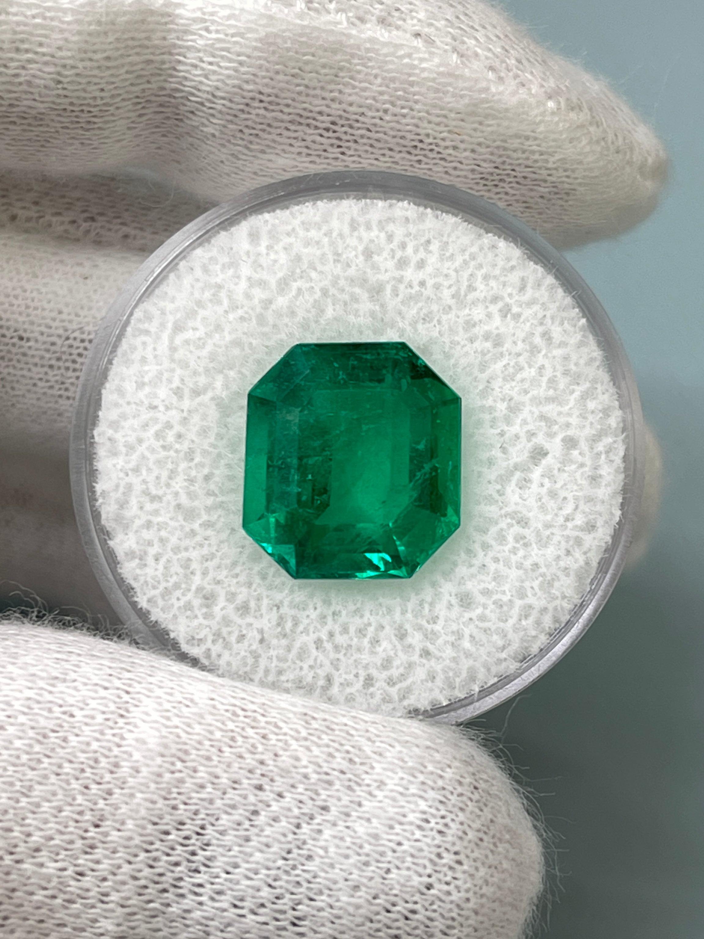 5.96 Carat 12x11mm AAA+ Natural Colombian Emerald - Loose Gemstone for Jewelry Making, Engagement Rings & Luxury Gifts