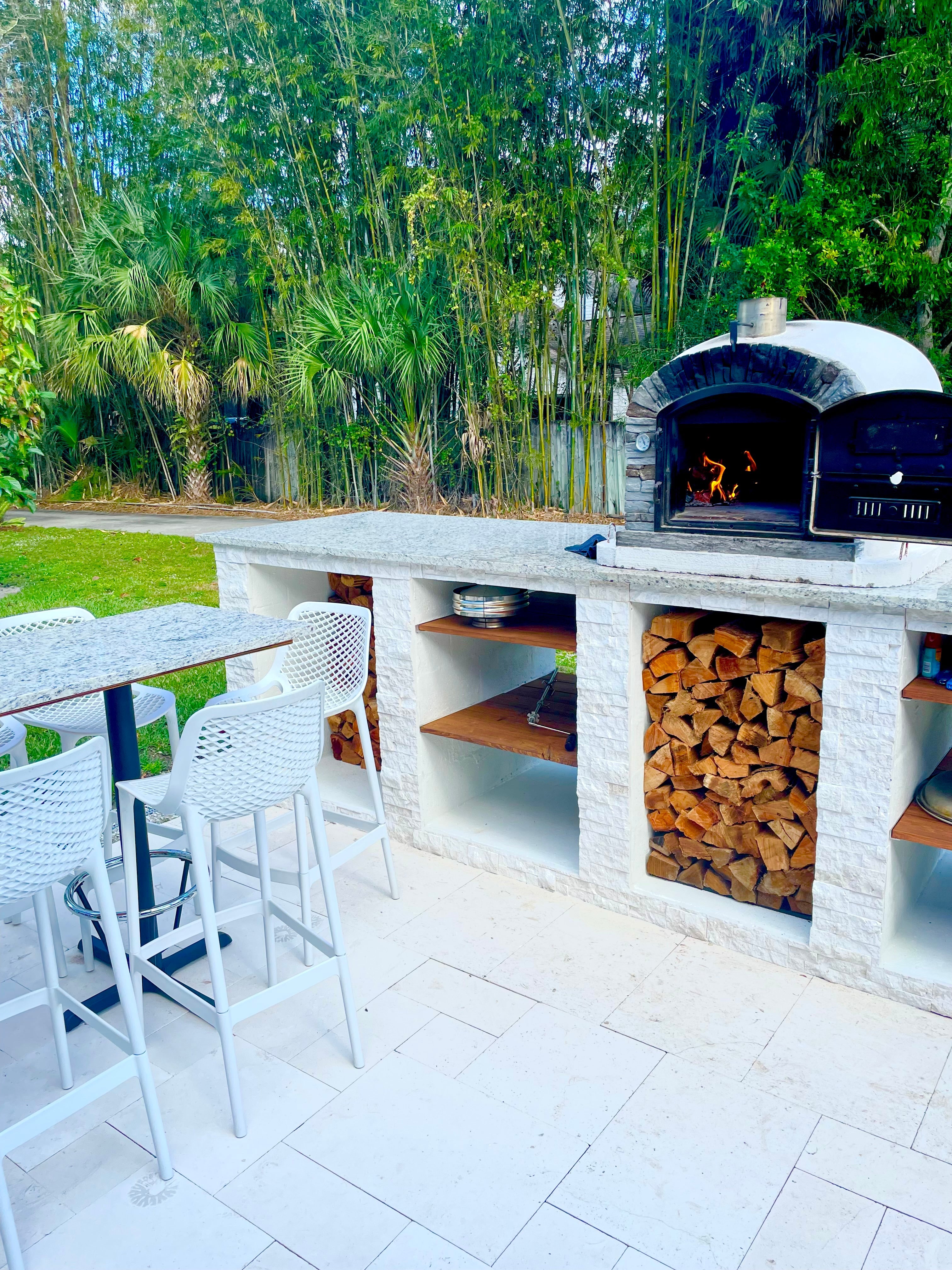Premium VENTURA PRETO Hybrid Wood & Gas Pizza Oven - Best Selling Outdoor Pizza Maker for Backyard, Patio & Restaurant Use