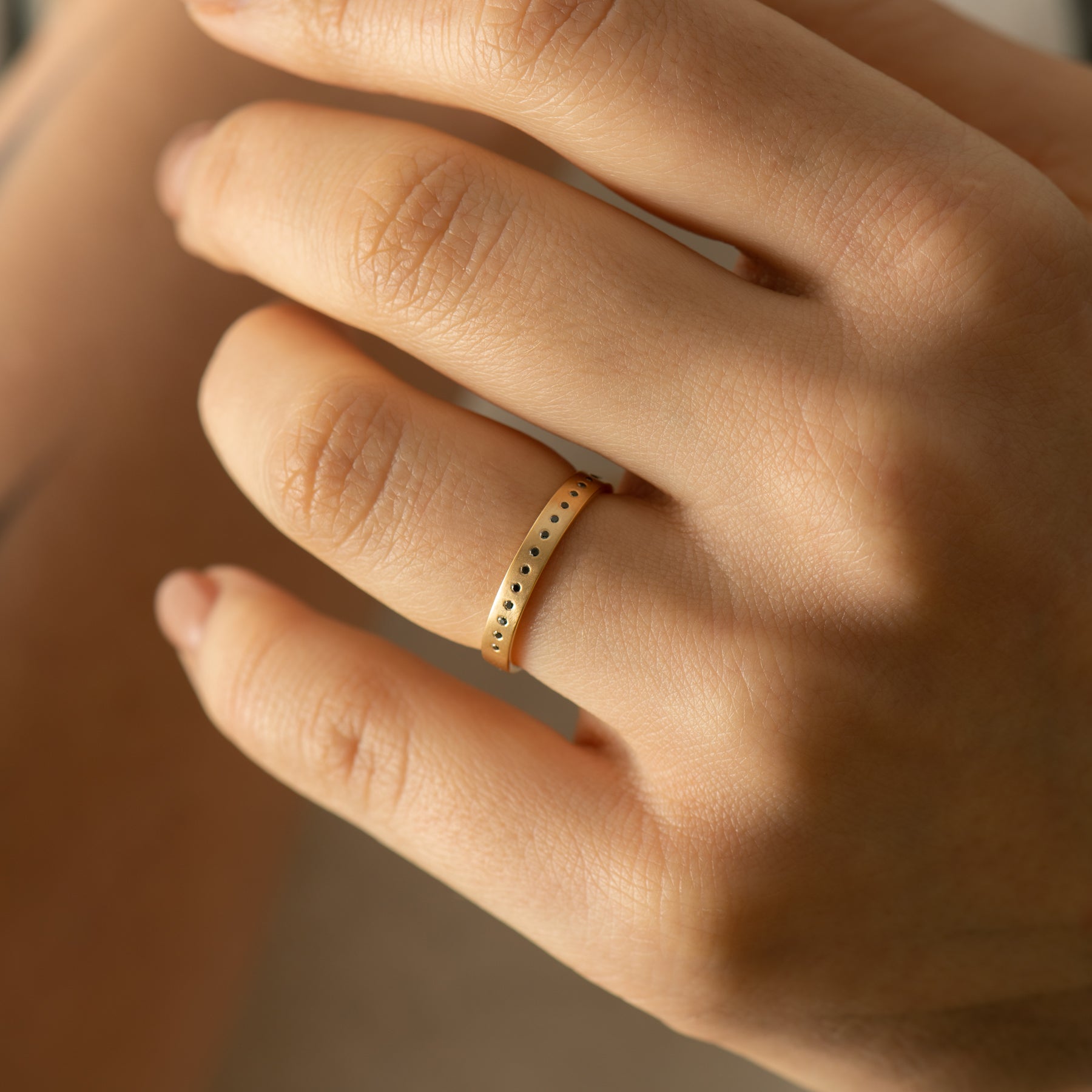 Unisex Black Diamond Wedding Band Set - Elegant Matching Rings for Couples, Engagement & Anniversary Gifts - Perfect for Romantic Proposals, Vow Renewals and Special Occasions