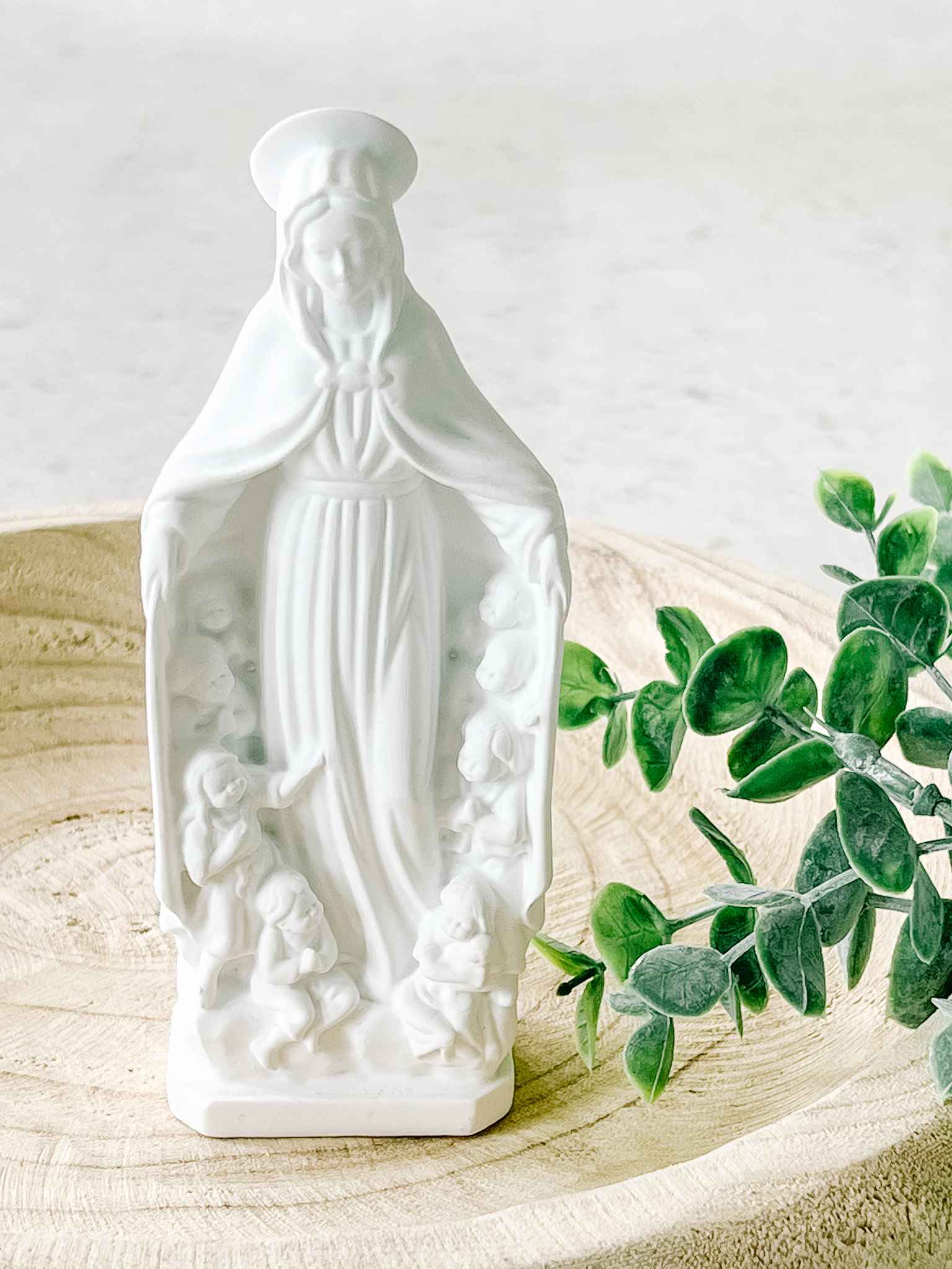 Virgin of Mercy Statue - Handcrafted Religious Figurine for Home Altar, Church Decor & Catholic Gifts | Perfect for Prayer Spaces, Devotional Displays & Spiritual Comfort