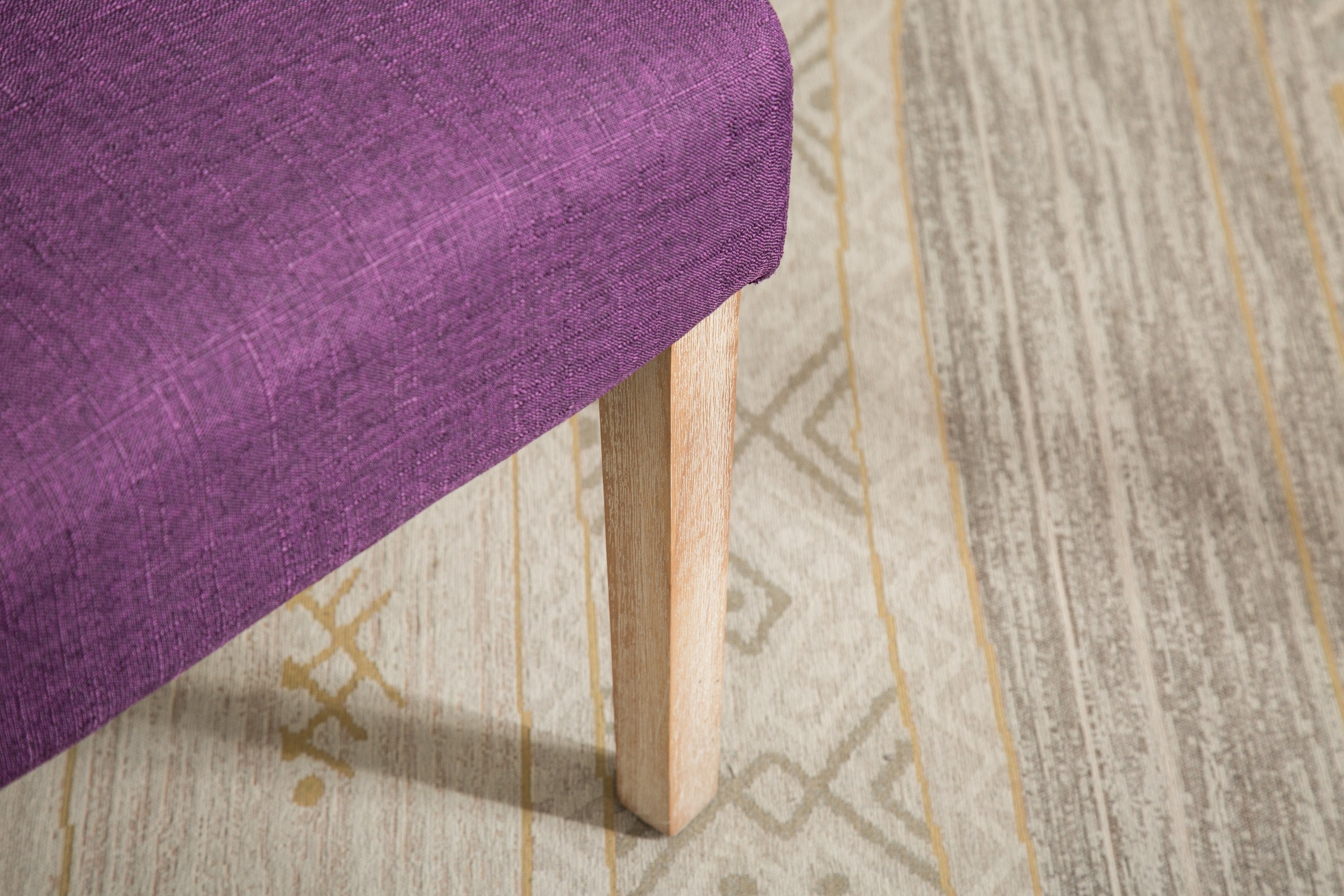 Roundhill Furniture Habit Solid Wood Tufted Parsons Dining Chair - Set of 2, Purple Upholstery, Modern Kitchen & Dining Room Furniture for Home Decor