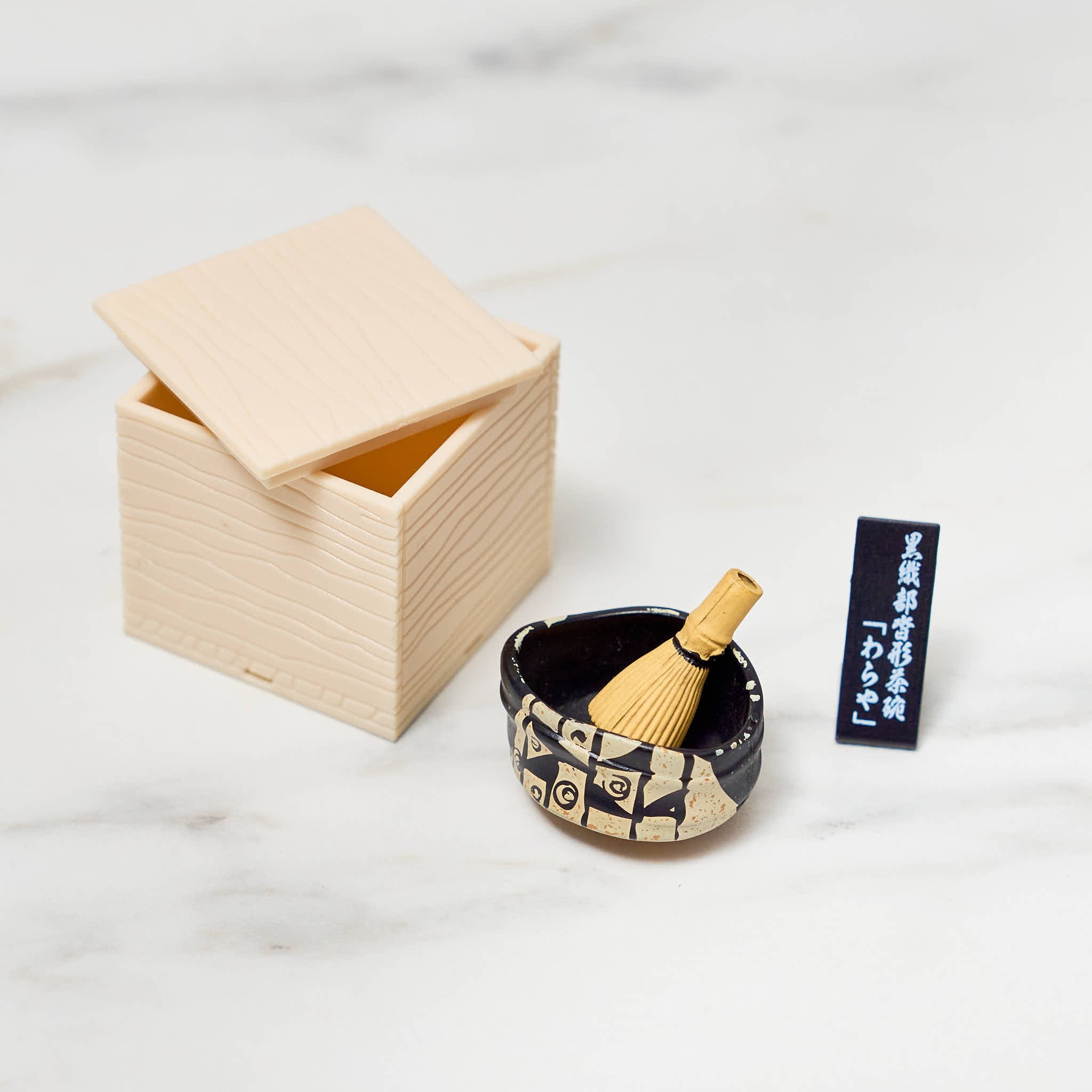 Authentic Sengoku Period Historical Artifacts Replica Set - 6 Piece Collectible Gacha Capsule for Japanese History Enthusiasts & Display Decor
