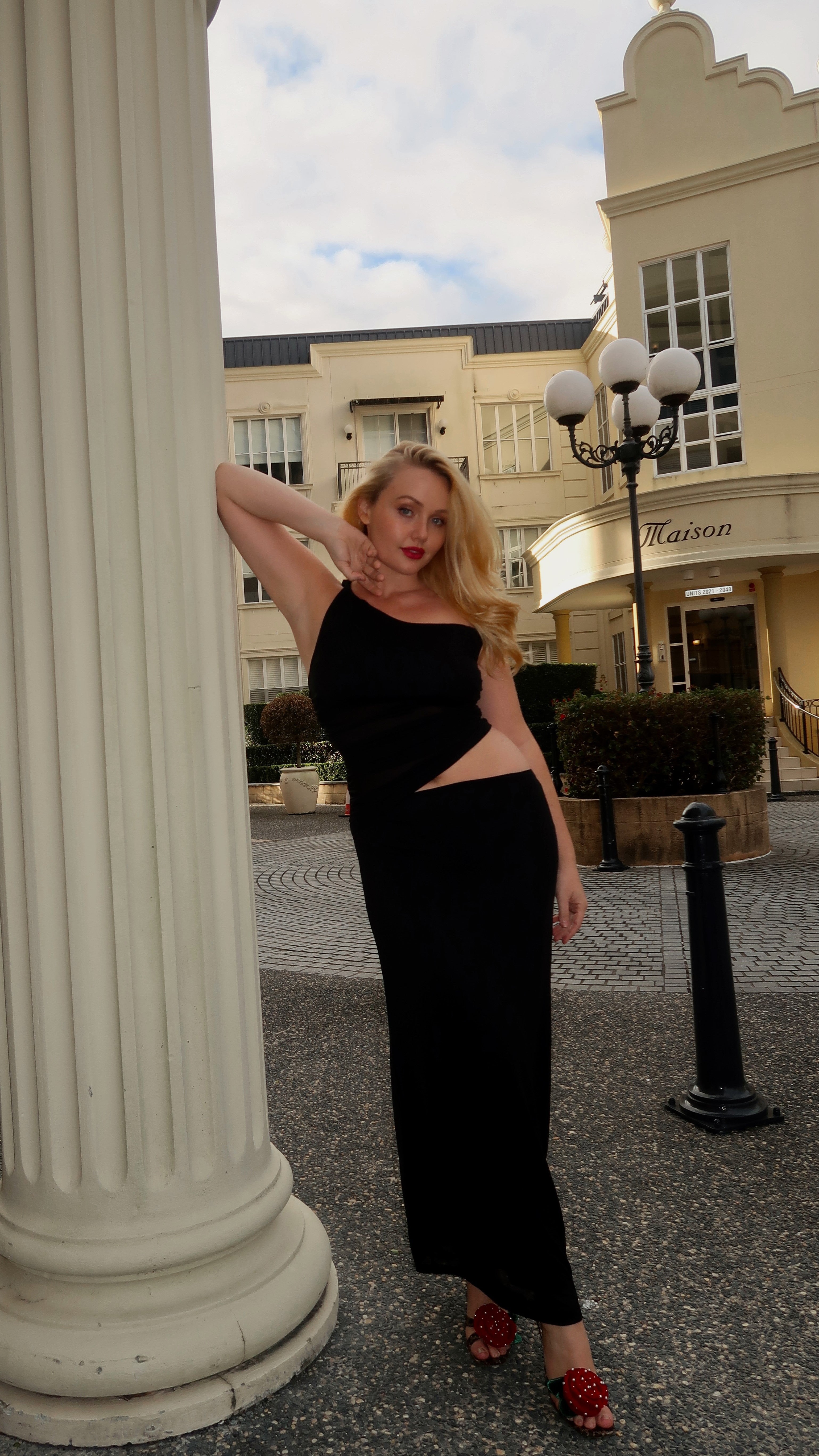 Iantha Maxi Dress for Women - Elegant Black Long Flowy Summer Dress for Beach, Party & Casual Wear
