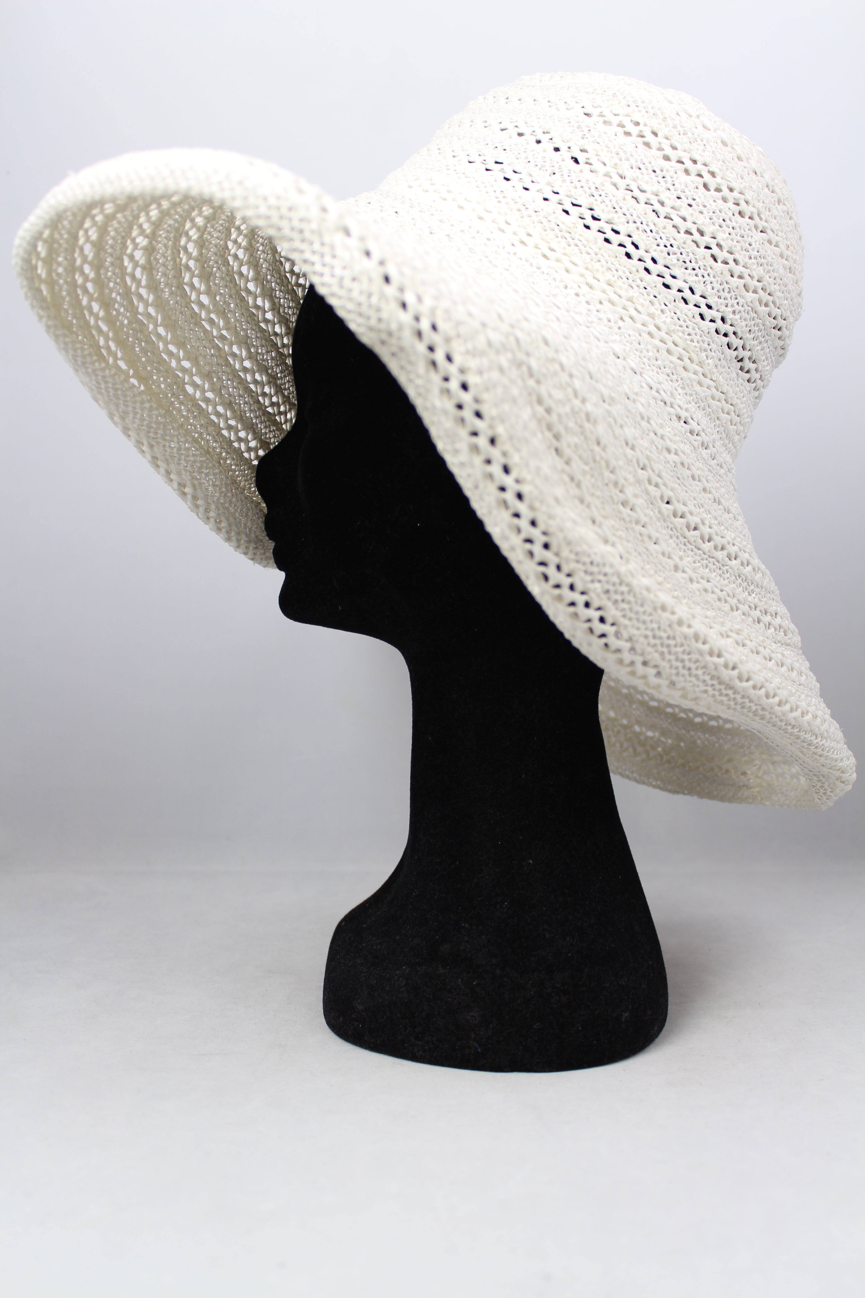 Crochet White Raffia Hat with Wide Band - Stylish Summer Beach Accessory for Women