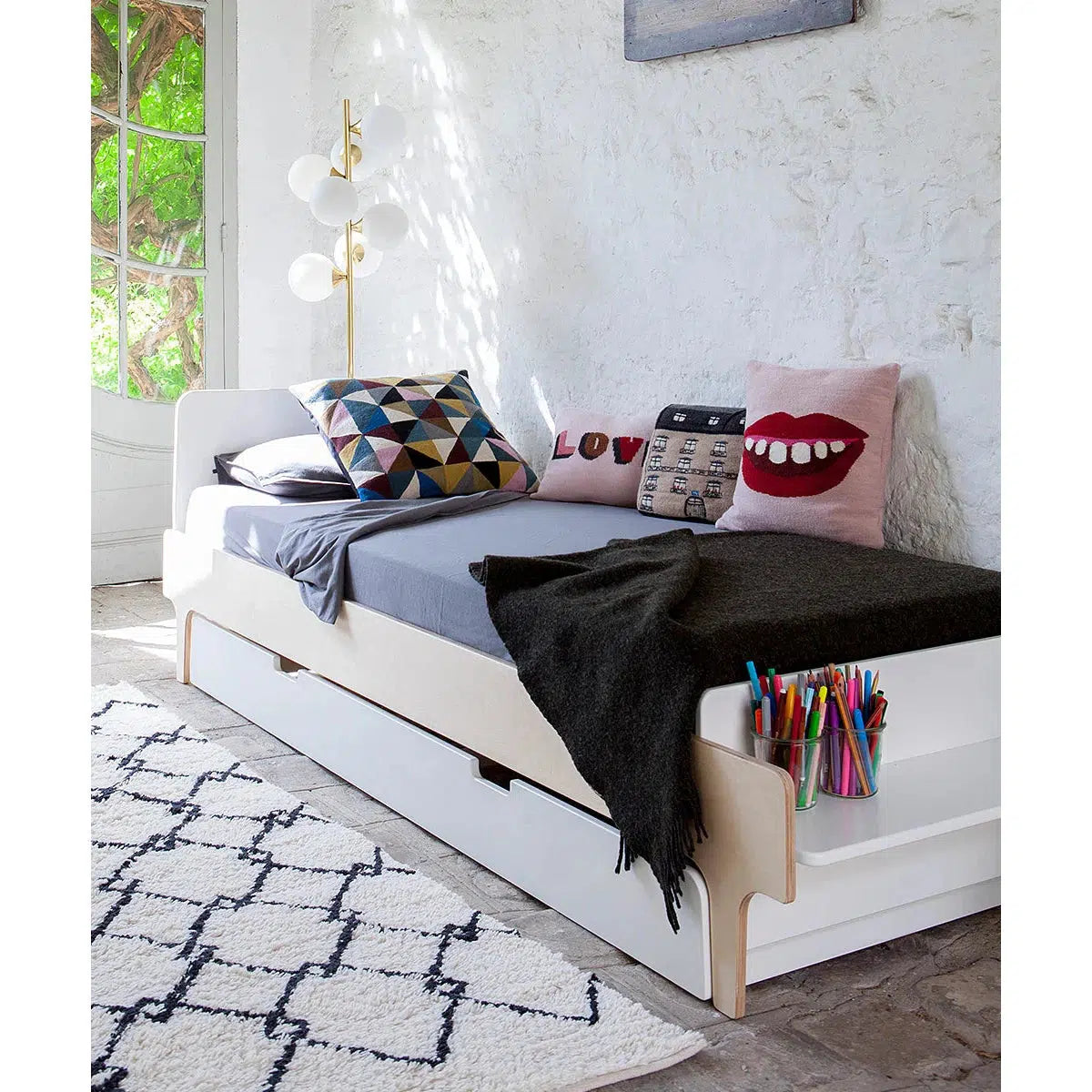 Oeuf River Bed Trundle Bed - White Twin Size Kids Trundle Bed with Storage | Perfect for Small Bedrooms, Guest Rooms & Kids' Sleepovers