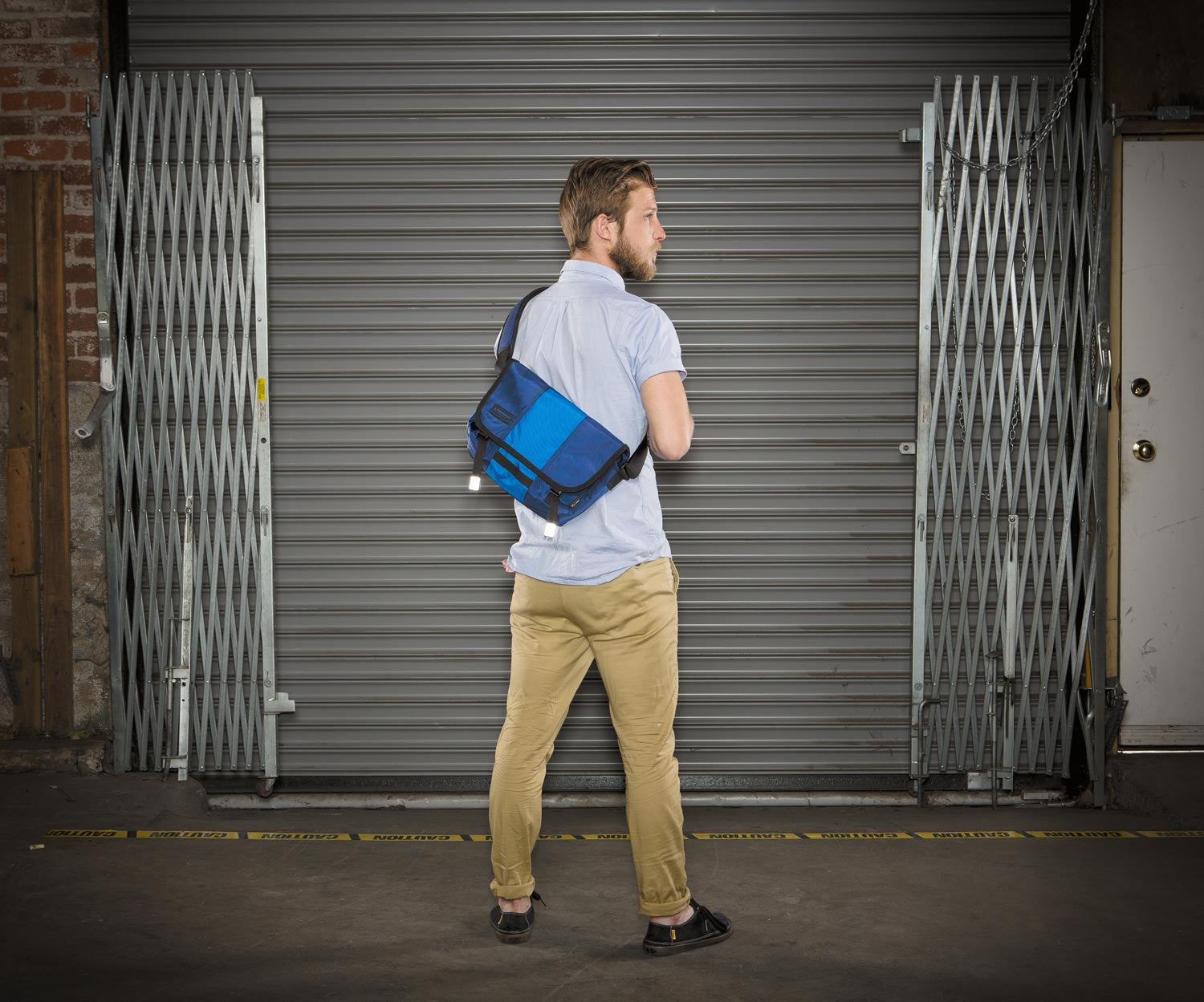Timbuk2 Classic Messenger Bag - Durable Waterproof Laptop Bag for Men & Women - Perfect for Commuting, Work, School & Travel