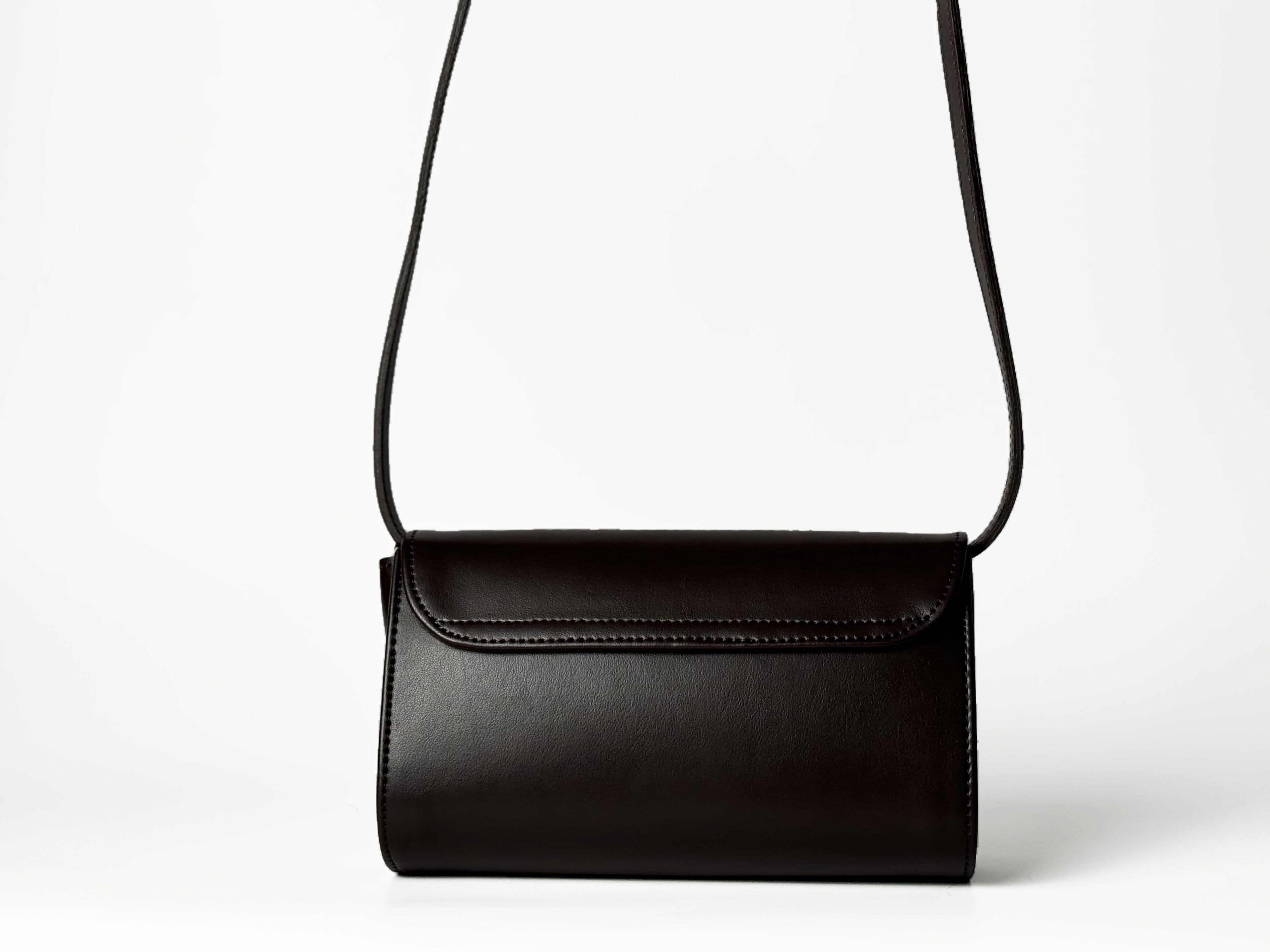Marlee Apple Leather Vegan Crossbody Bag for Women | Eco-Friendly Purse | Fashionable Shoulder Bag for Everyday Use, Work, and Travel | Coco Beans