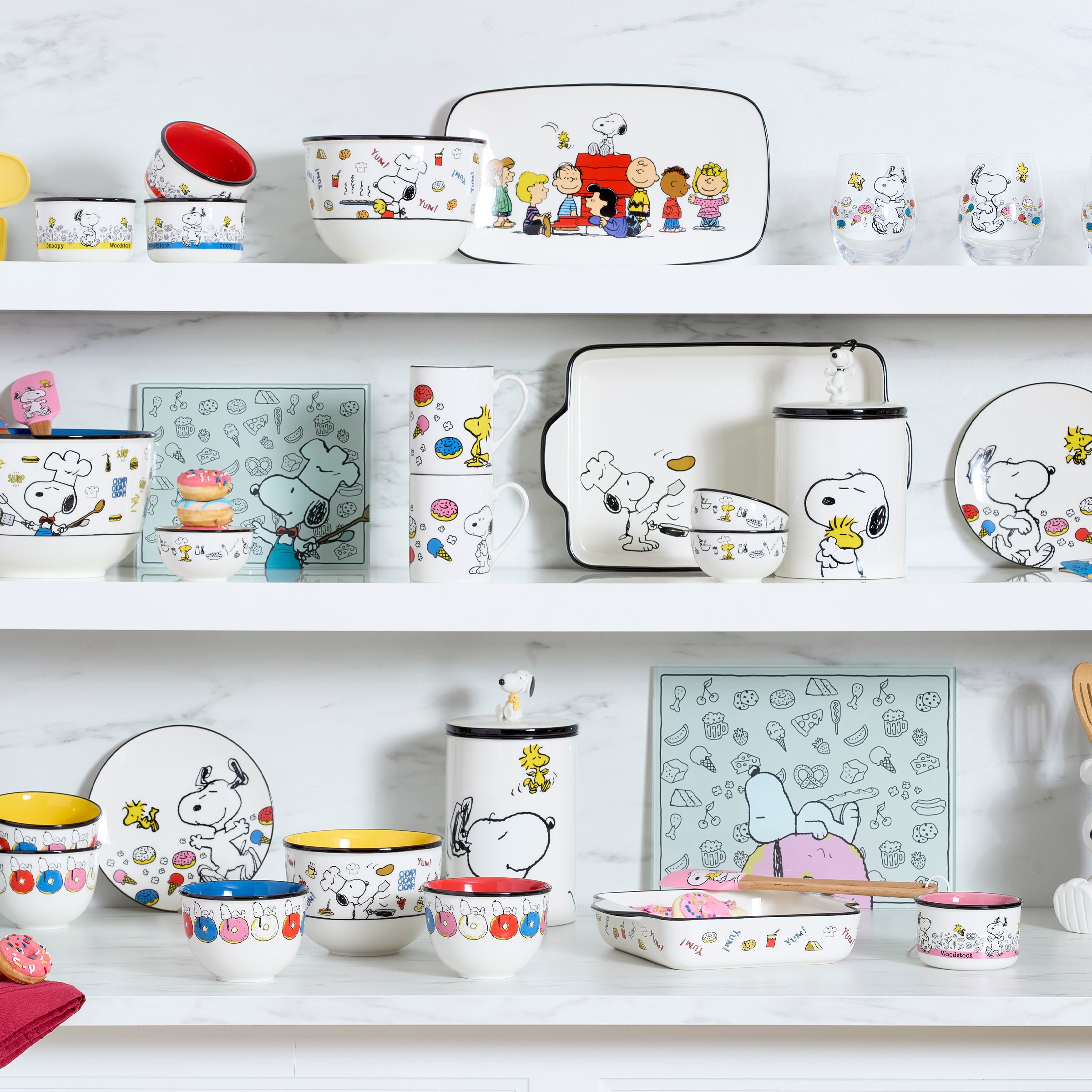 Chef Snoopy Square Baker - Non-Stick Baking Pan for Cakes, Brownies & Bars - Perfect for Home Baking, Parties & Gifts - Dishwasher Safe & Easy to Clean