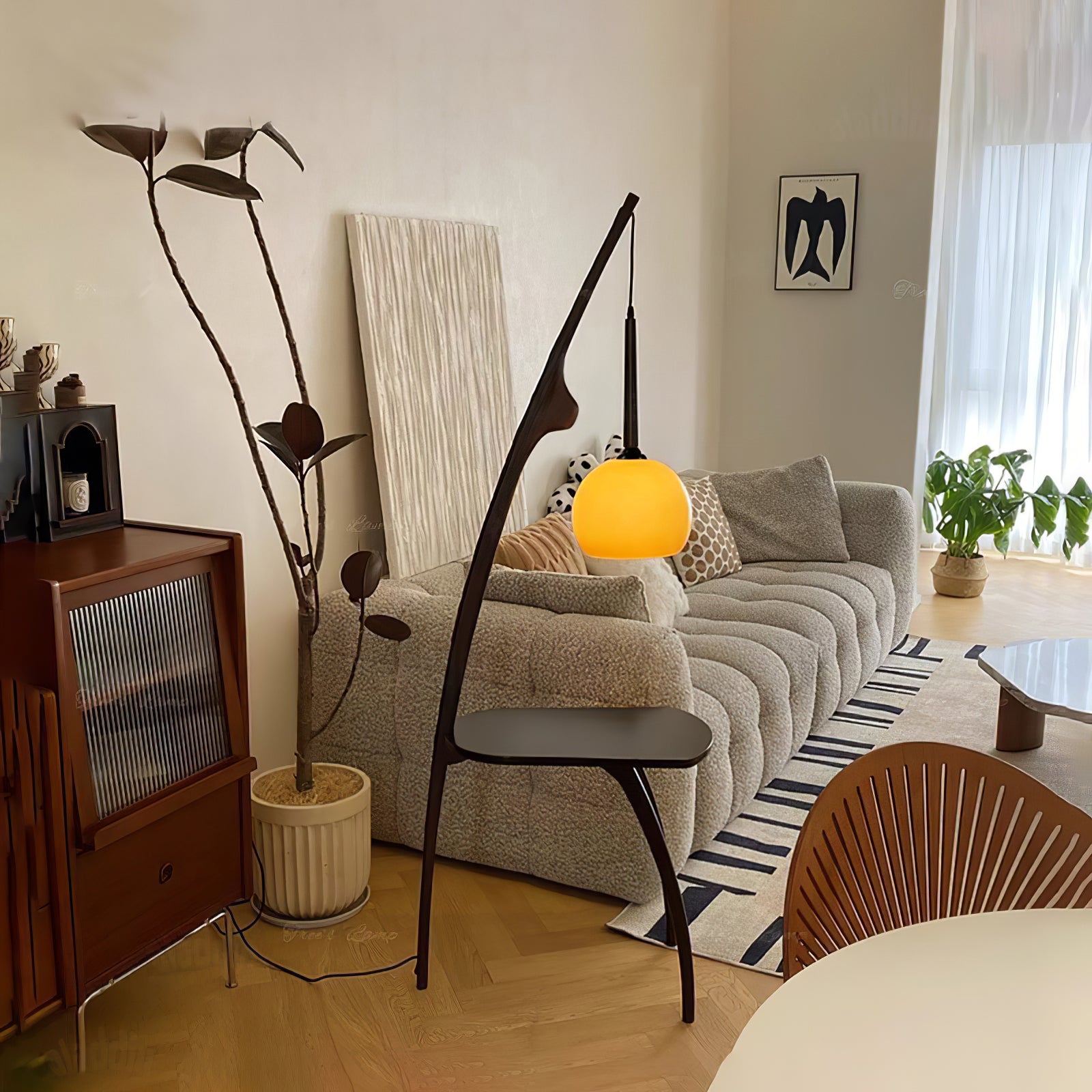 Stylish Curved Mantis Arm Floor Lamp - Adjustable Modern Lighting for Living Room, Bedroom, or Office - Perfect for Reading, Working & Ambient Lighting