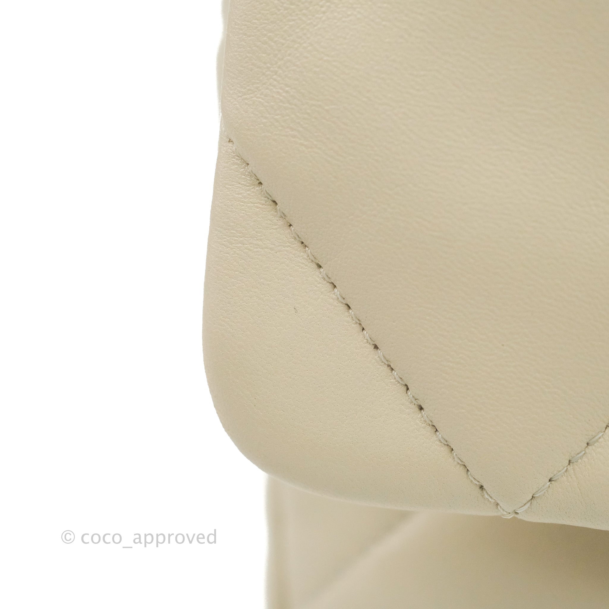 Chanel 19 Medium Flap Bag in Ivory with Mixed Hardware - Luxury Designer Handbag for Women, Perfect for Everyday Use & Special Occasions