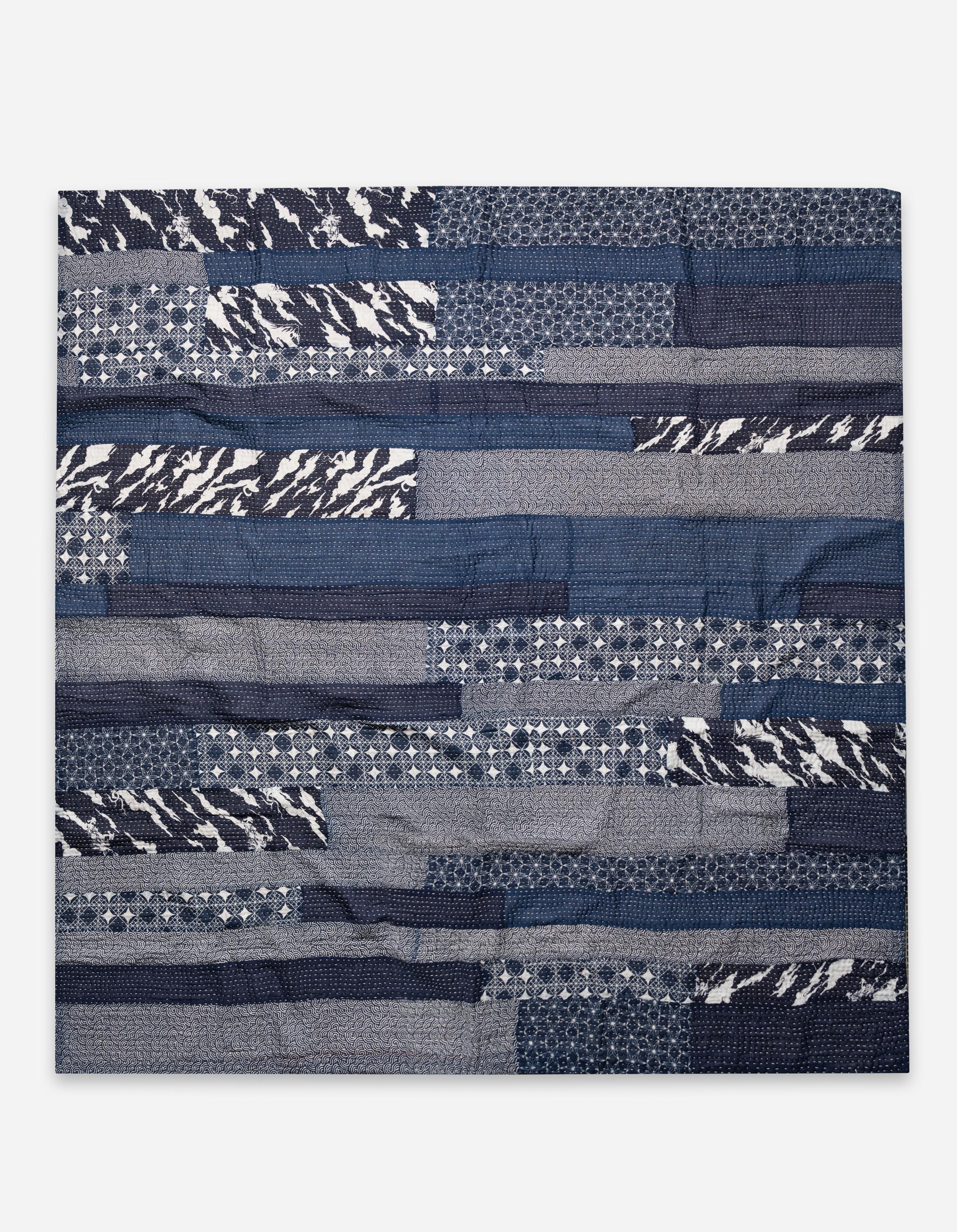 Premium 1472 Mahaboro Blanket in Navy & Ecru - Ultra Soft & Cozy Throw for Bed, Sofa, and Outdoor Use