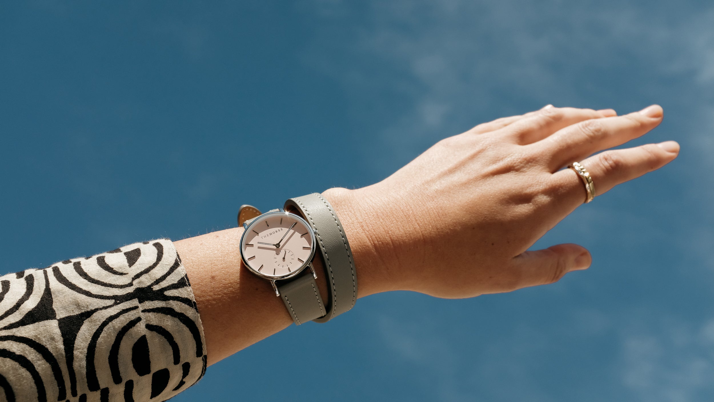 16mm Classic Grey Leather Bracelet with Silver Buckle - Stylish & Durable Watch Band for Men & Women - Perfect for Casual, Office & Formal Occasions