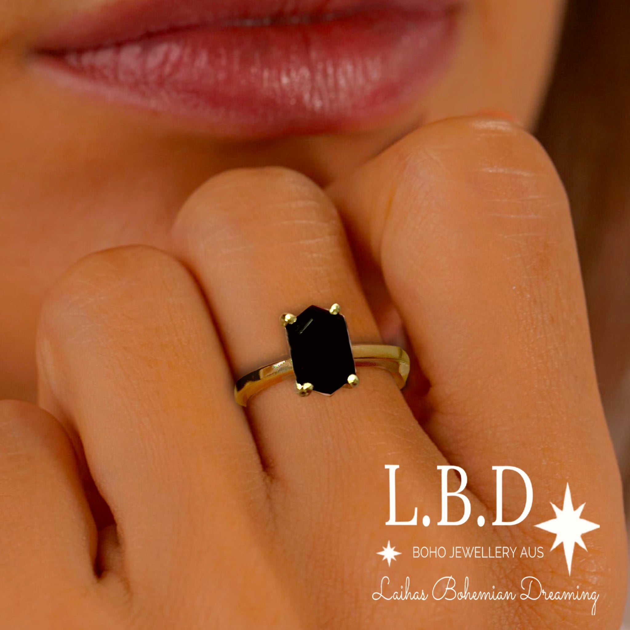 Laihas Gold Mini Hex Crystal Onyx Ring for Women - Elegant Geometric Statement Jewelry for Everyday Wear, Parties & Special Occasions