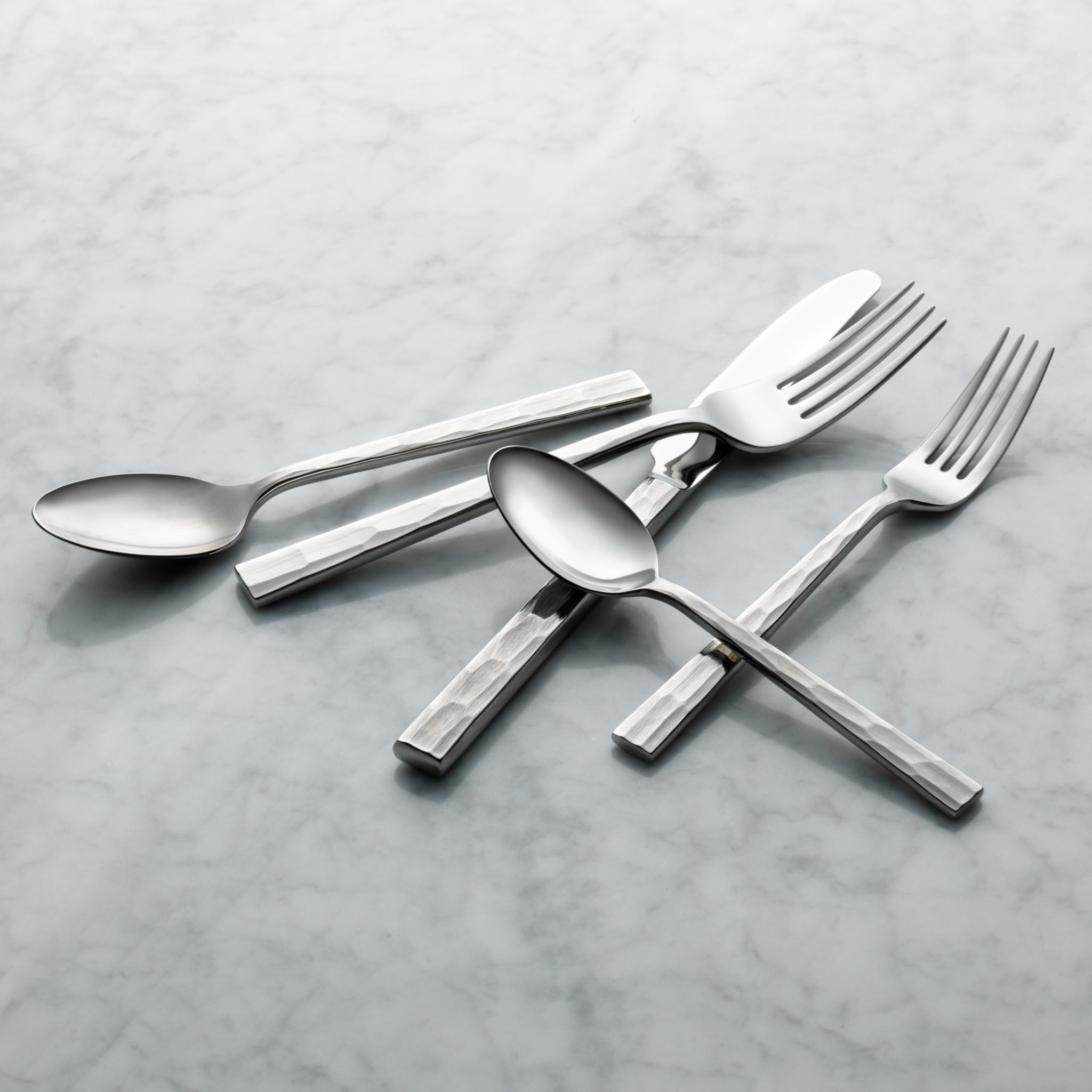 Premium 18/10 Stainless Steel Dinner Knives - Set of 12 Elegant Silver Forest Pattern Cutlery for Fine Dining, Wedding Gifts & Formal Dinner Parties