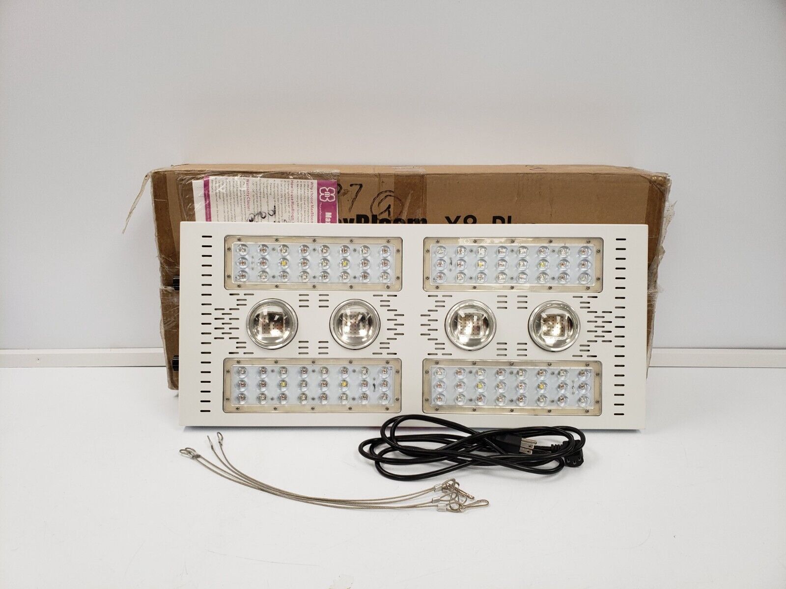Maxbloom X8 Plus Full Spectrum LED Grow Light for Indoor Plants - Hydroponics, Greenhouse & Home Gardening