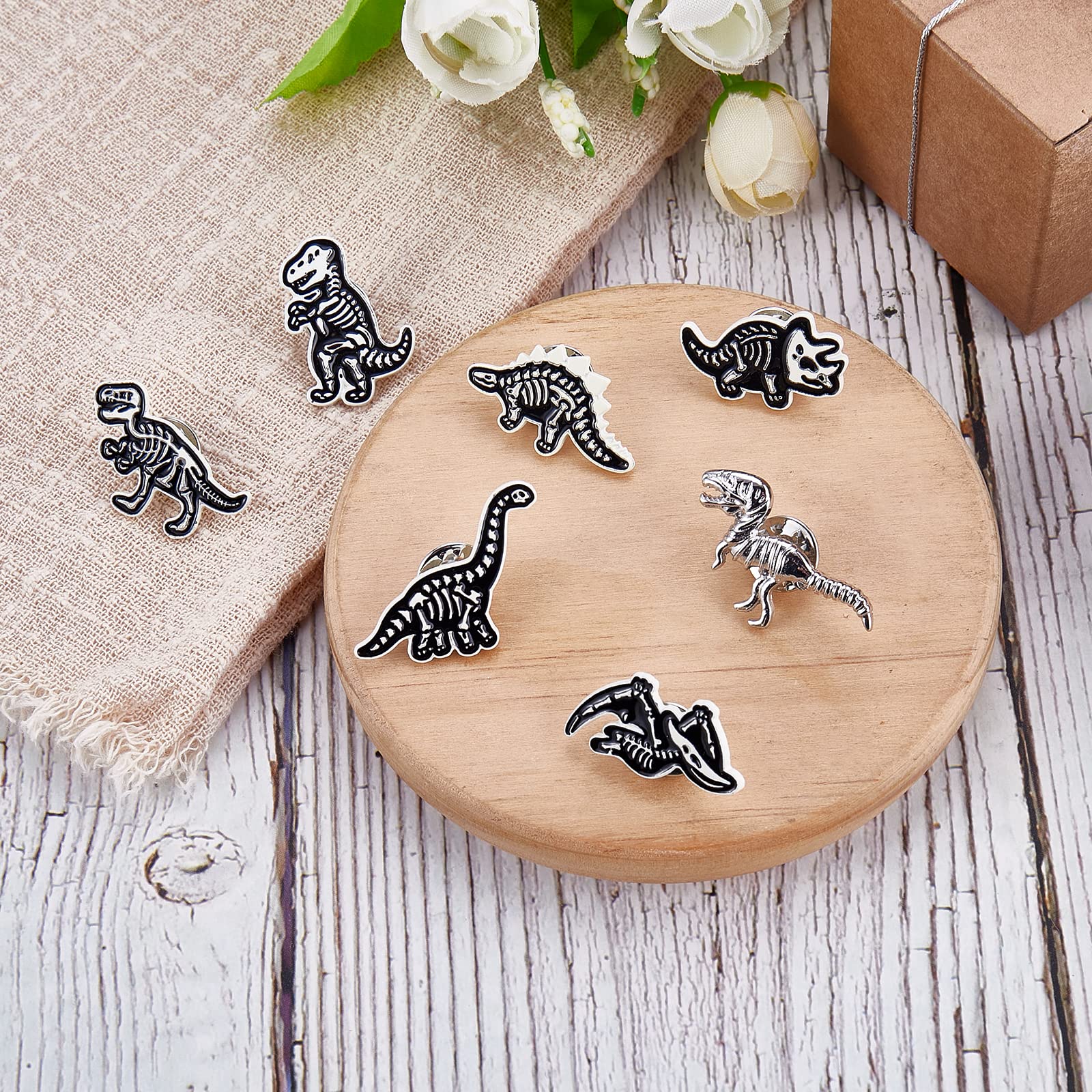 Ornaland 5Pcs/7Pcs Dinosaur Brooch Pins - Enamel Skeleton Dinosaur Lapel Pins Set for Backpacks, Hats, Bags & Jackets - Cute Animal Accessories for Kids, Gifts & Collectors (Perfect for School, Parties & Fashion Outfits)