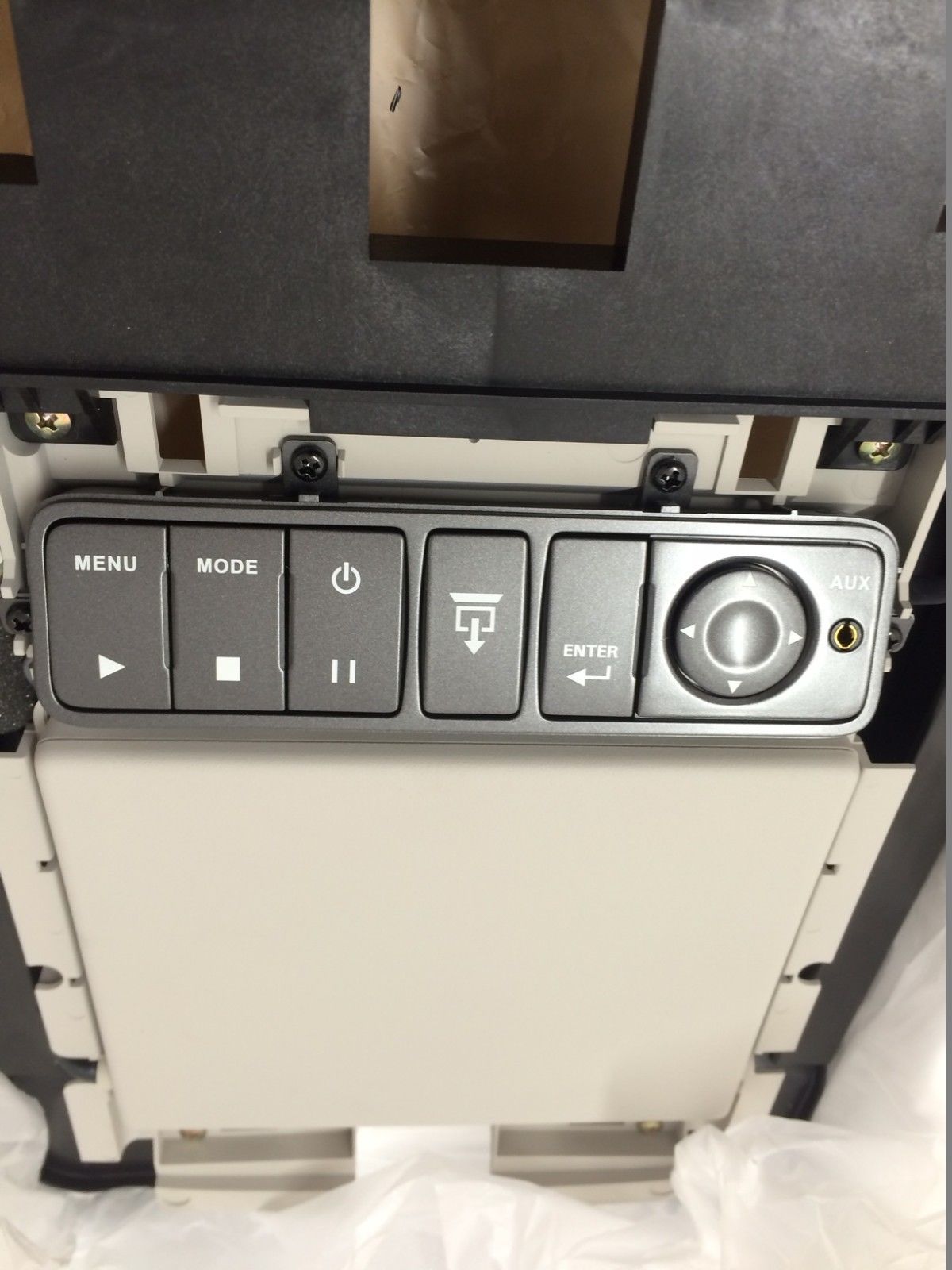 Holden WM Statesman Roof Mount DVD Entertainment System for Cars - In-Car Movie & Video Entertainment for Long Road Trips & Family Travel