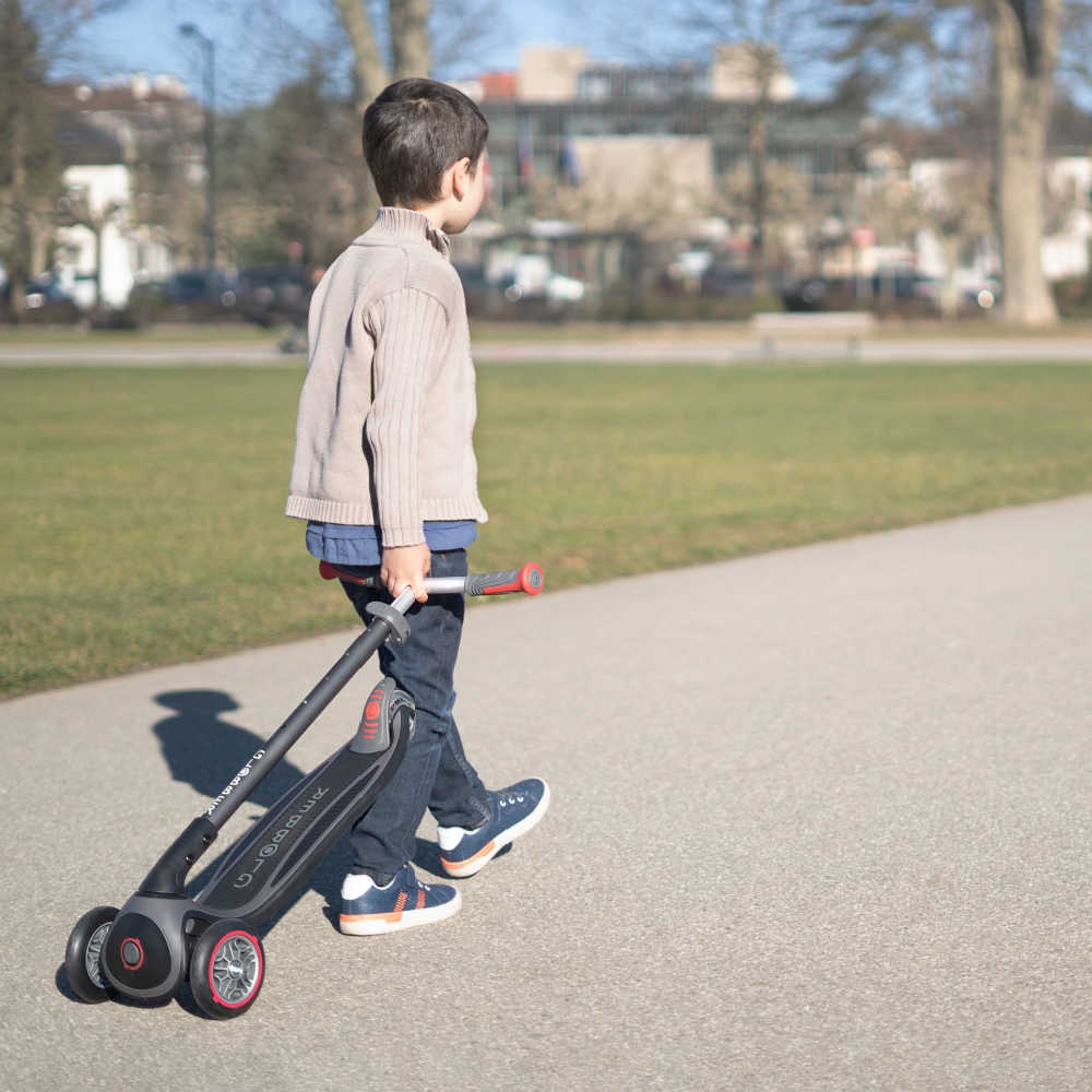 Globber Master Scooter - Premium 3-Wheel Kick Scooter for Kids & Adults - Lightweight, Durable & Adjustable Height - Perfect for Commuting, Outdoor Fun & Neighborhood Rides